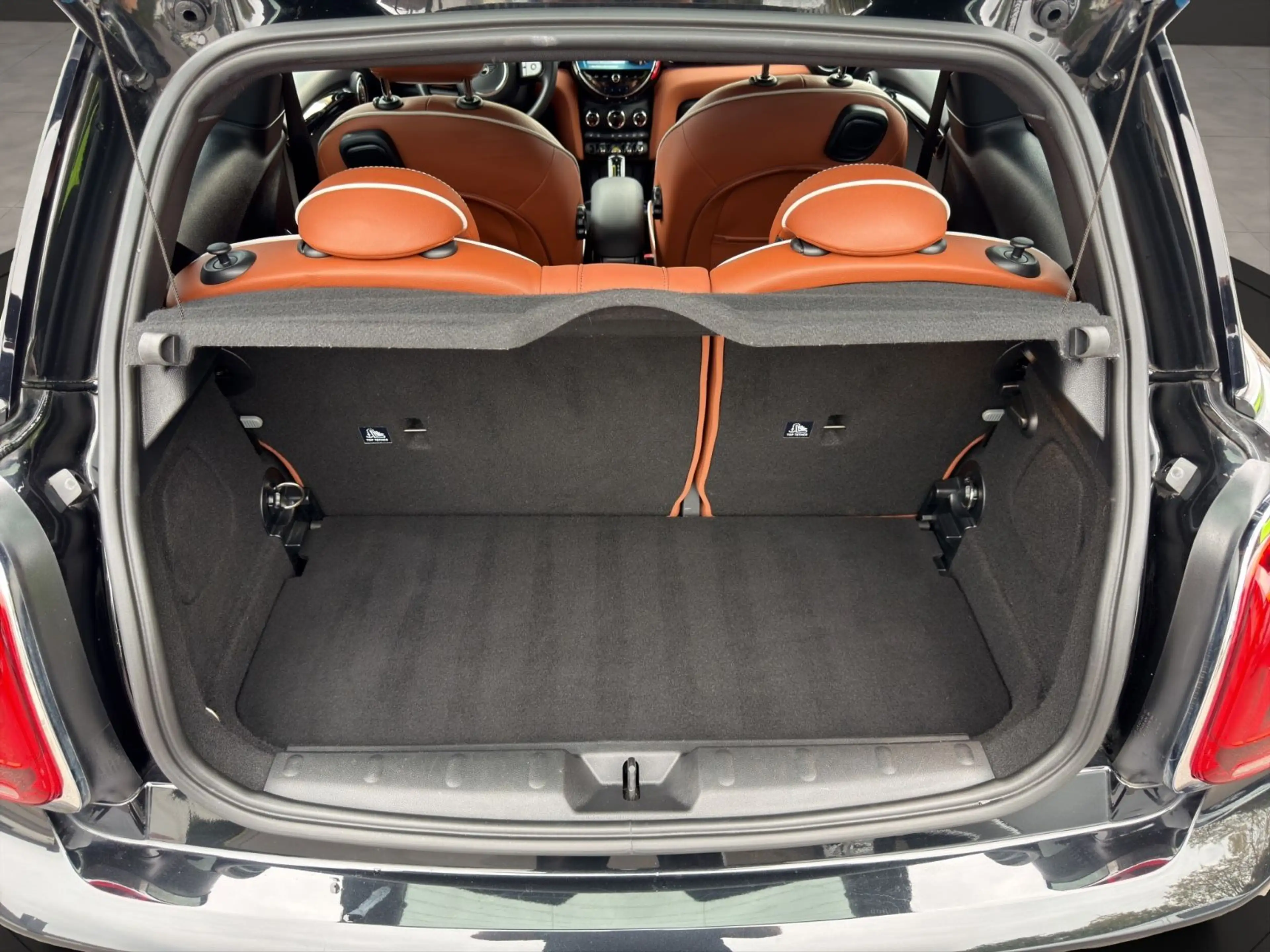 MINI Cooper SE Classic Trim Leder RFK LED Navi Keyles — photo 27