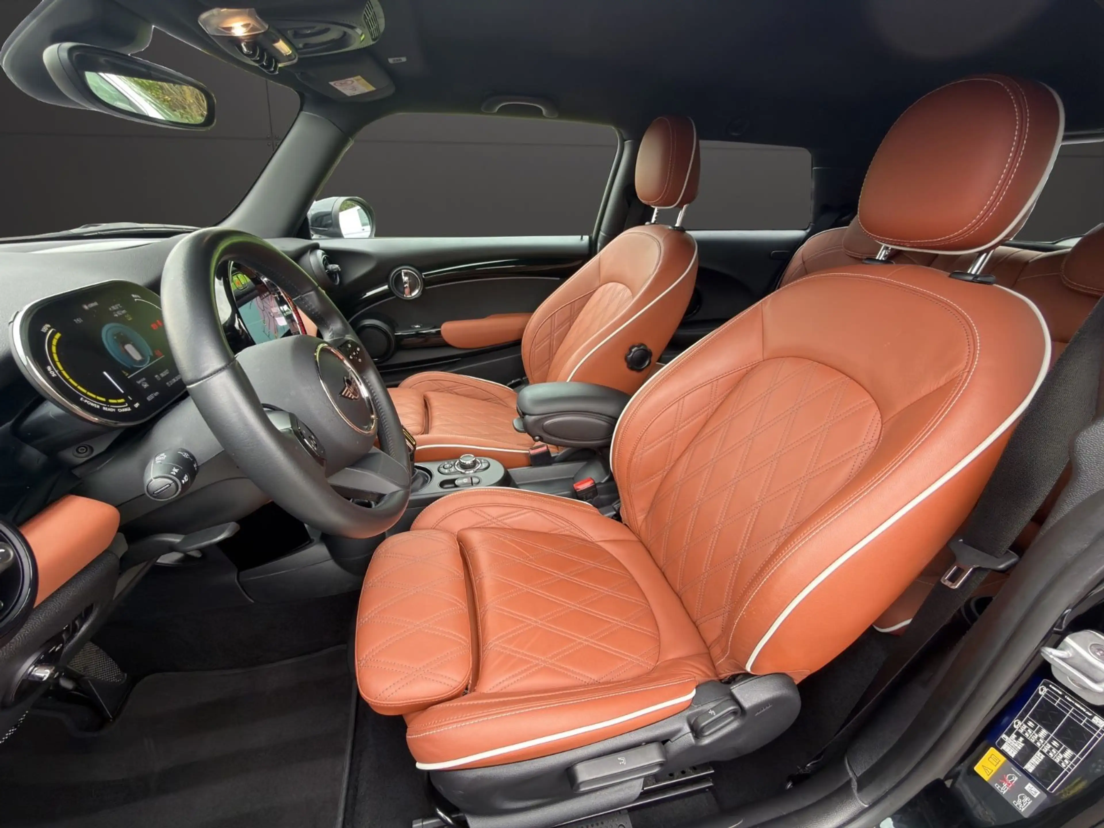 MINI Cooper SE Classic Trim Leder RFK LED Navi Keyles — photo 13