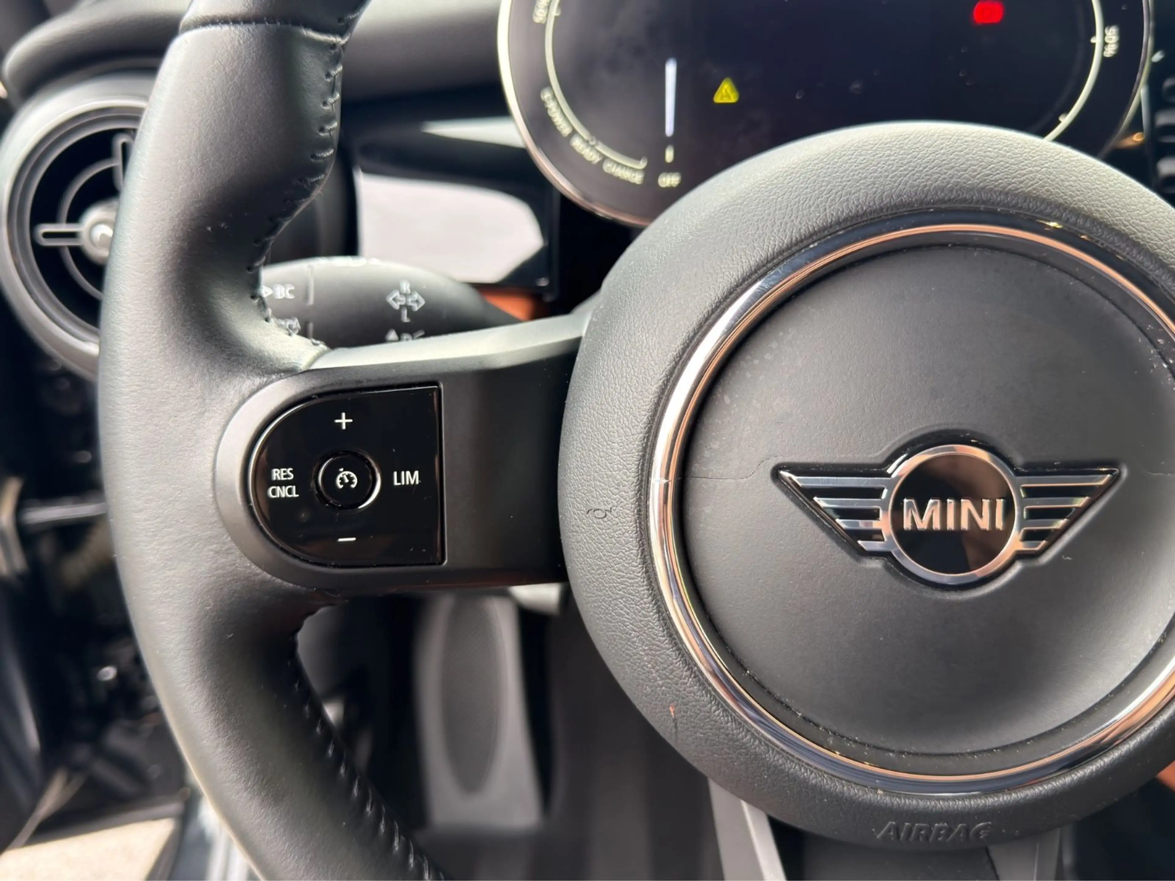 MINI Cooper SE Classic Trim Leder RFK LED Navi Keyles — photo 16