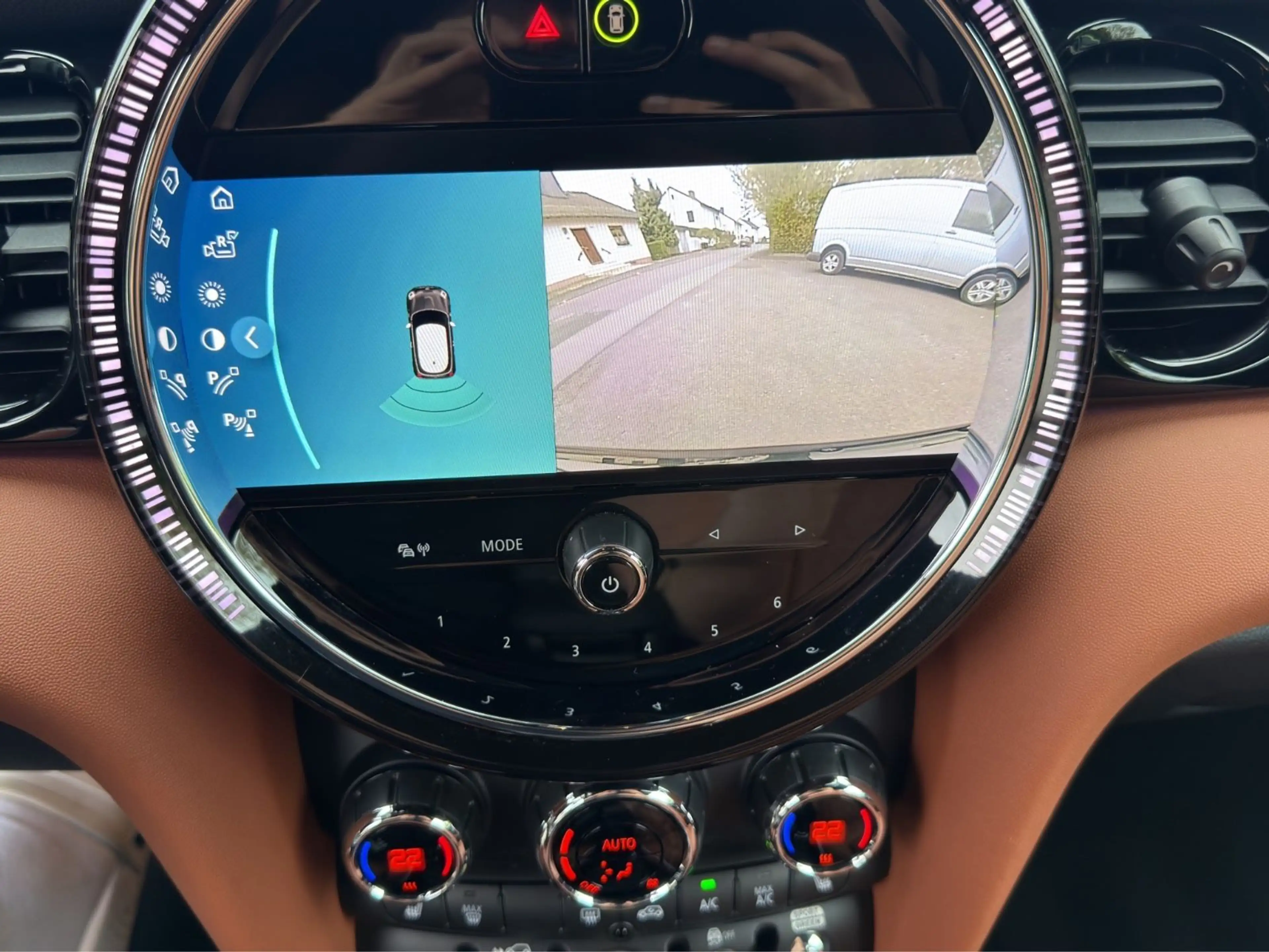 MINI Cooper SE Classic Trim Leder RFK LED Navi Keyles — photo 23