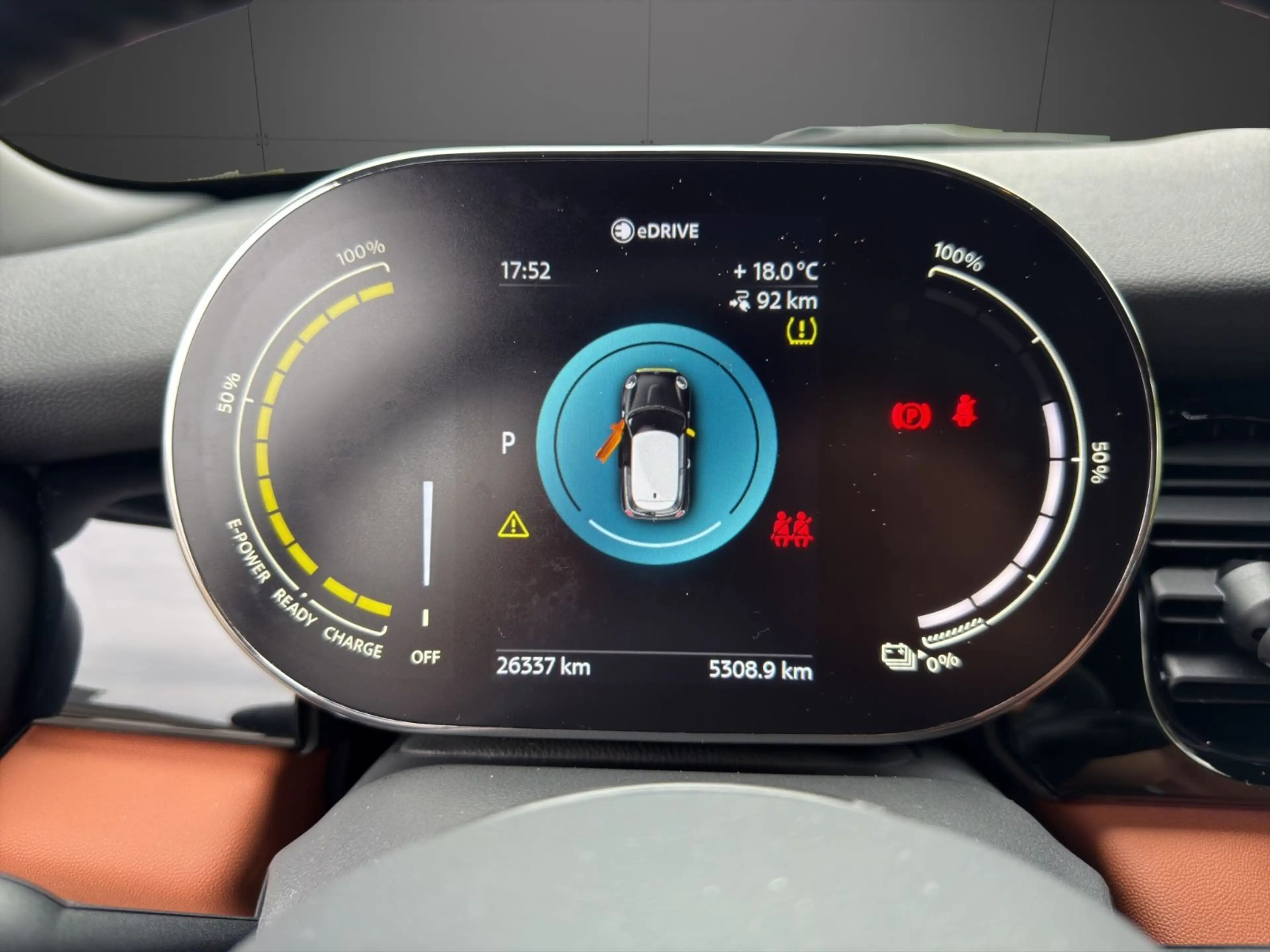 MINI Cooper SE Classic Trim Leder RFK LED Navi Keyles — photo 15