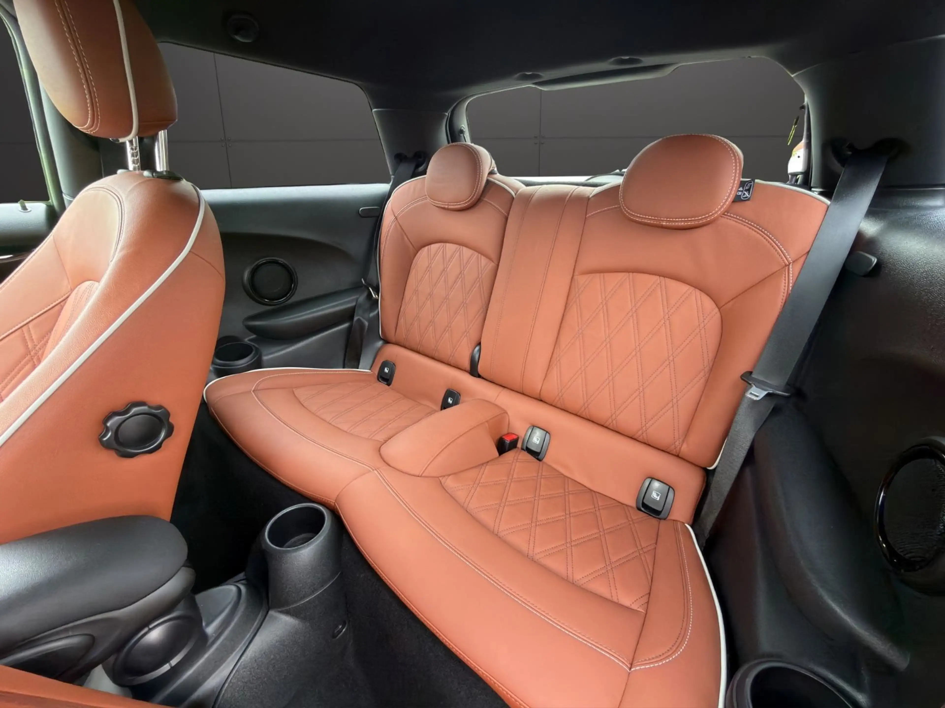 MINI Cooper SE Classic Trim Leder RFK LED Navi Keyles — photo 25