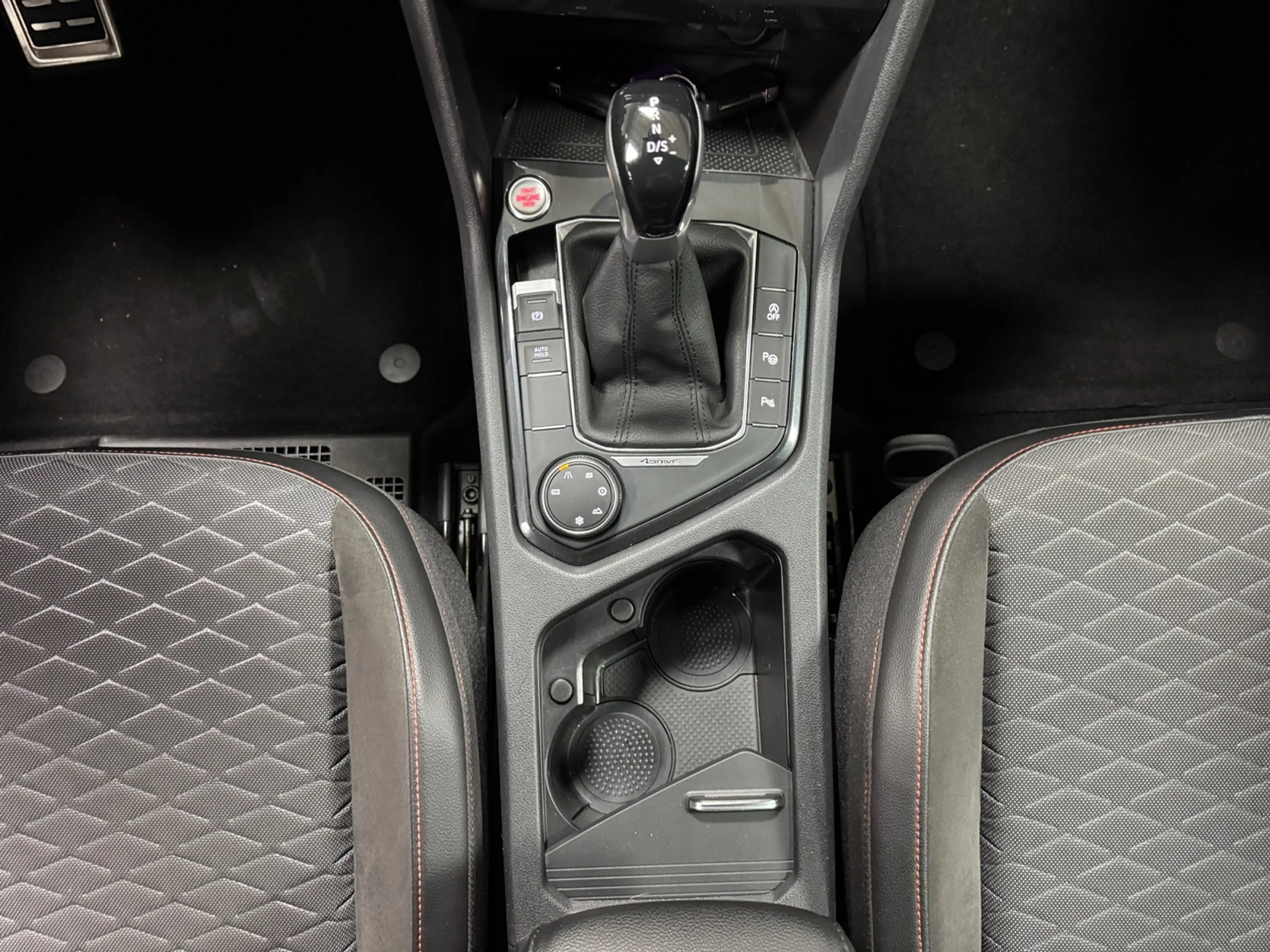 SEAT Tarraco 2.0 TSI DSG 4Drive FR AHK 7-Sitzer LED Navi SHZ — photo 15