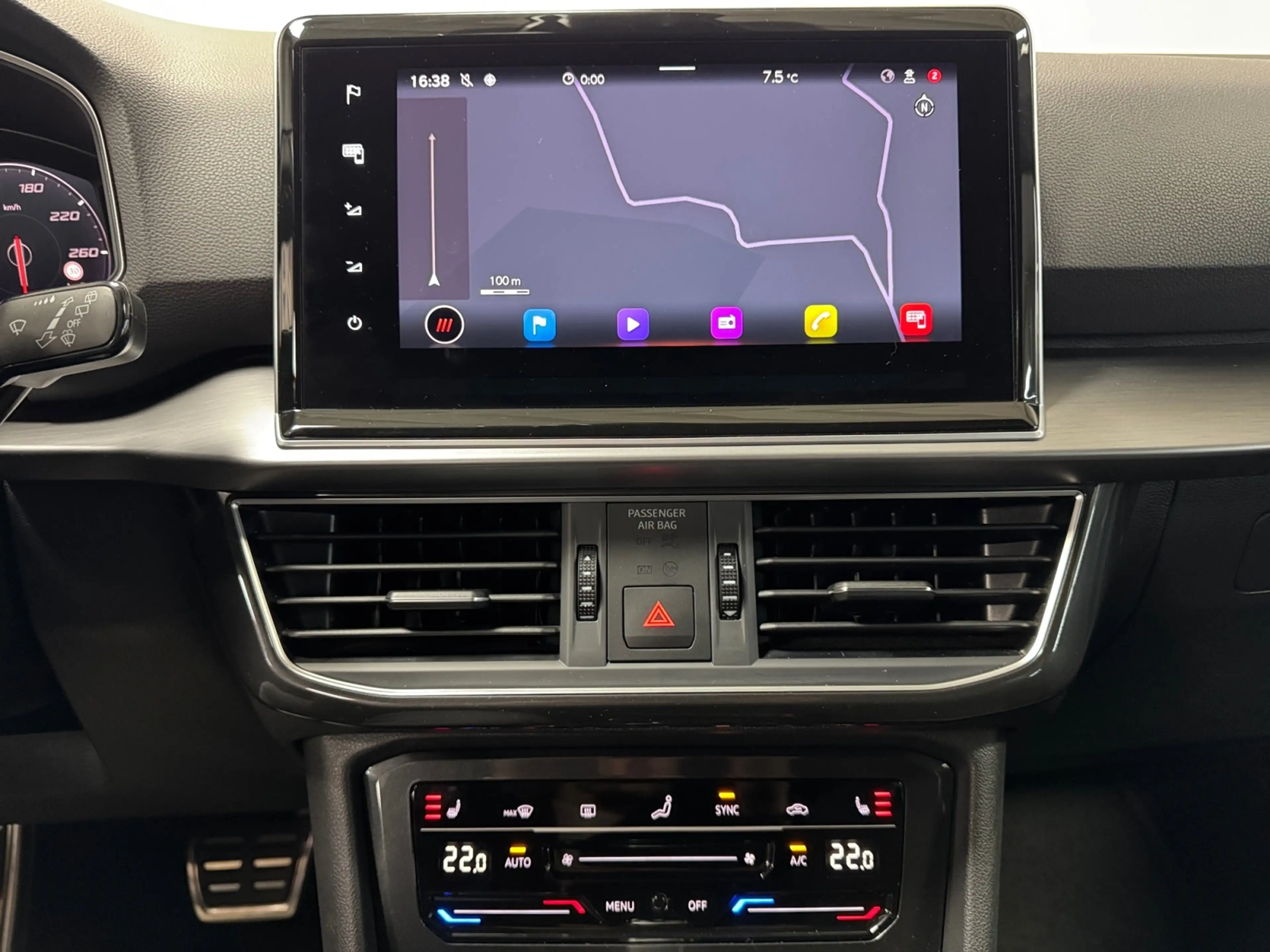 SEAT Tarraco 2.0 TSI DSG 4Drive FR AHK 7-Sitzer LED Navi SHZ — photo 14