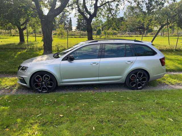 Skoda Octavia Octavia III Combi Diesel Combi 2.0 TDI 4x4 DSG RS