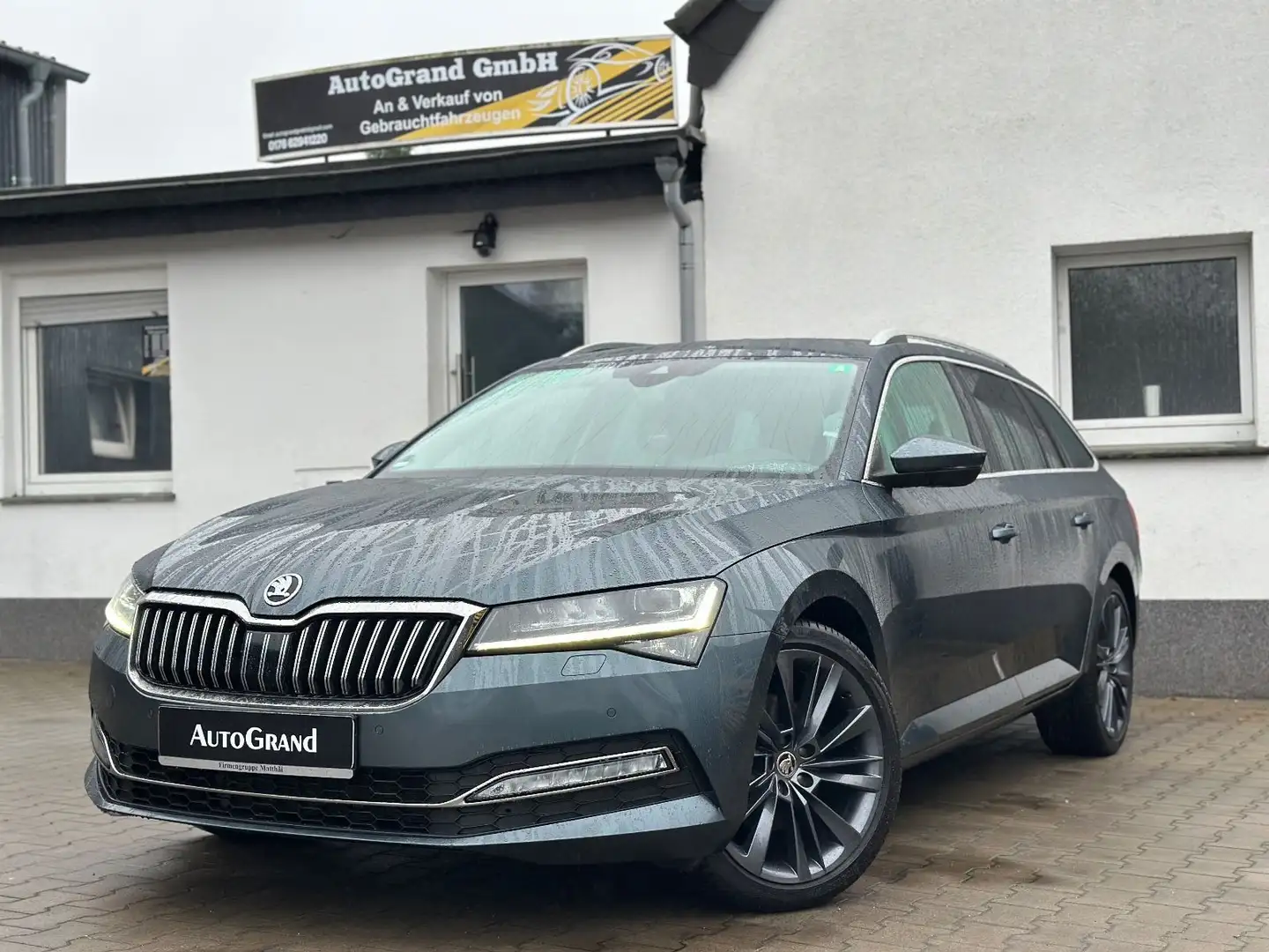 Skoda Superb Combi Style*VIRTUAL*LED*CANTON*4SHZ*R19 Gris - 1