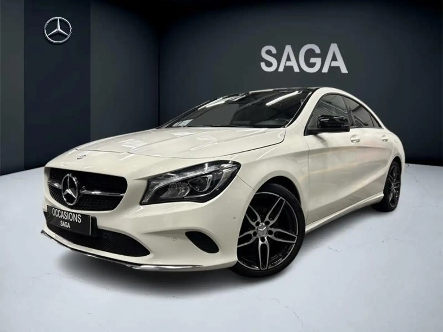 Mercedes-Benz CLA 180 Coupé Pack Night Toit Pano Blanco - 1