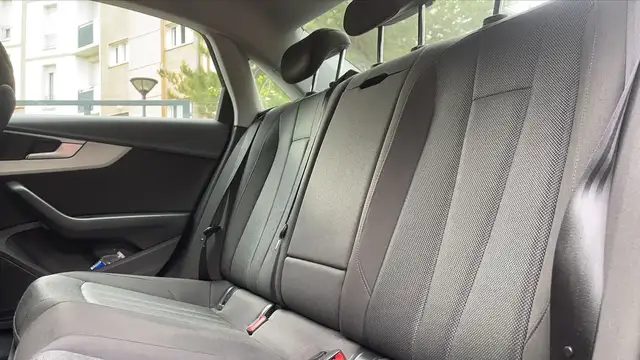 Audi A4 view 9
