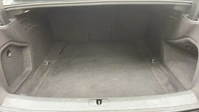 Audi A4 view 14
