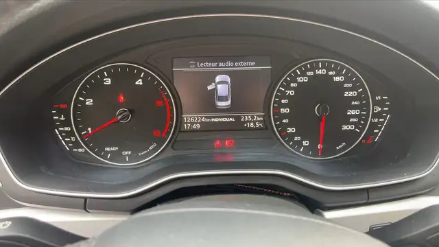 Audi A4 view 12