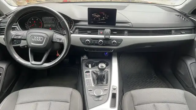 Audi A4 view 11