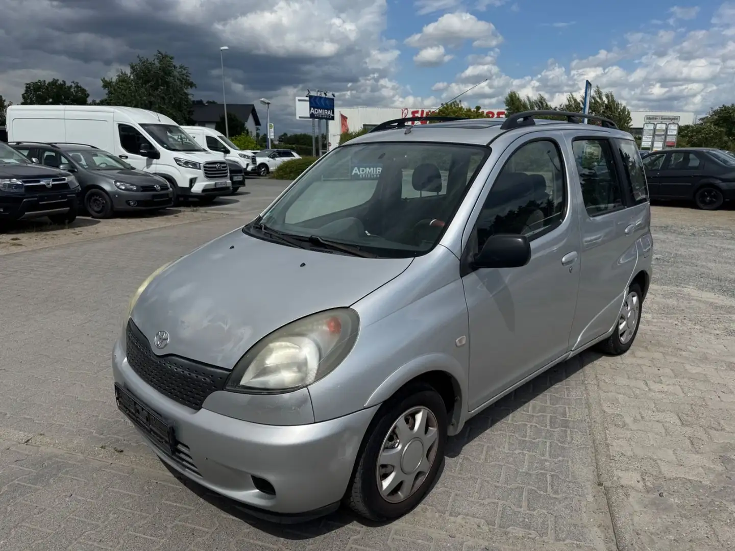 Toyota Yaris Verso 1.3 Linea Luna Klima Argent - 1