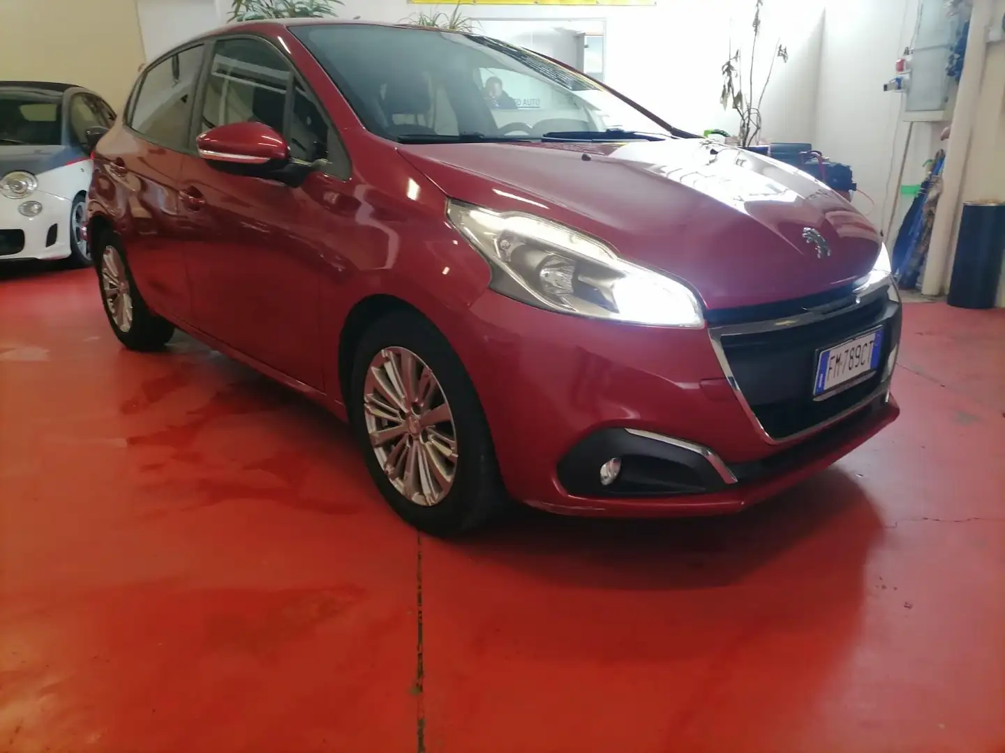 Peugeot 208 PureTech 82 5 porte Allure Rosso - 1