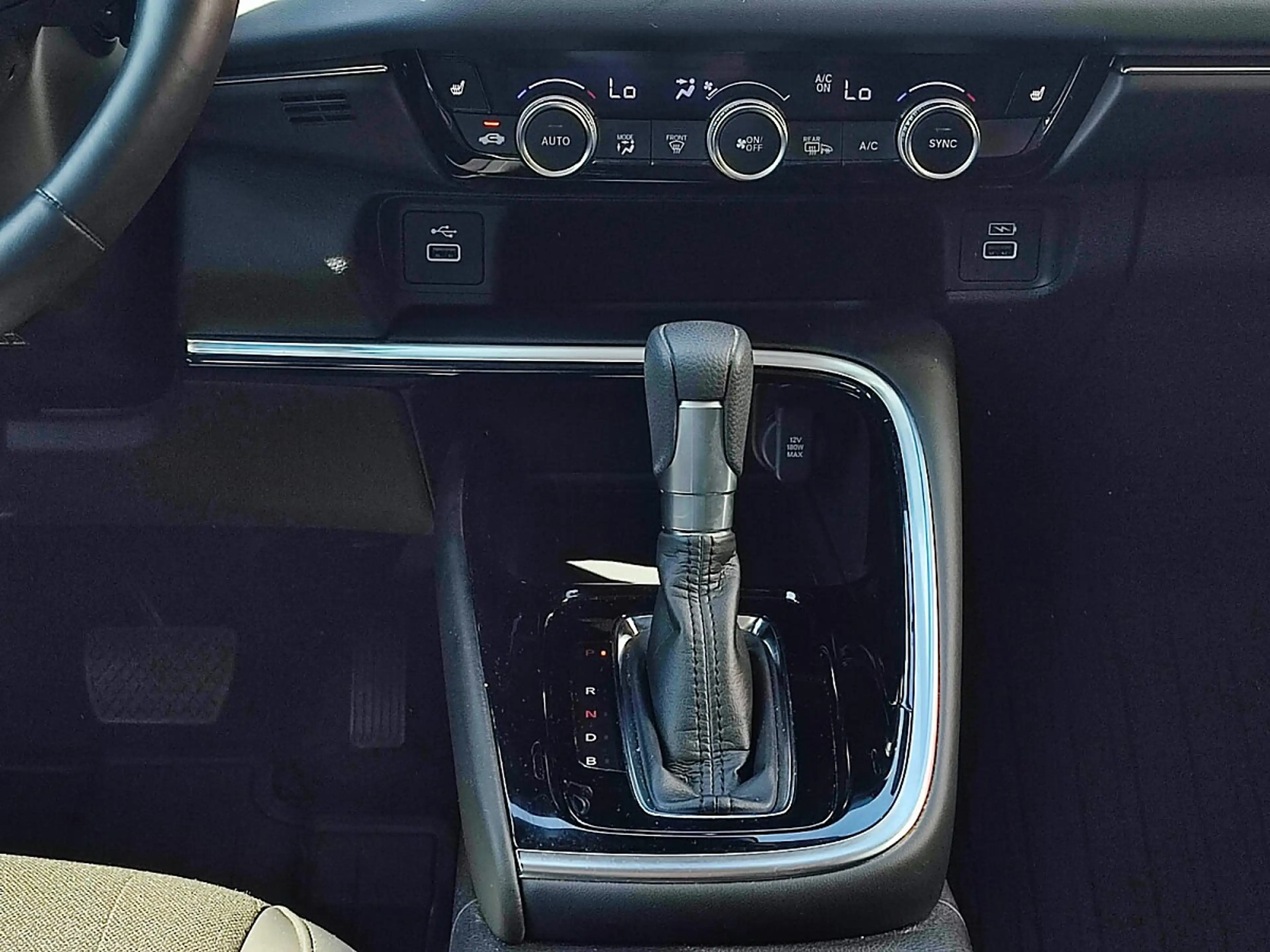 Honda HR-V 1,5 i-MMD Hybrid 2WD Advance Aut. — photo 15