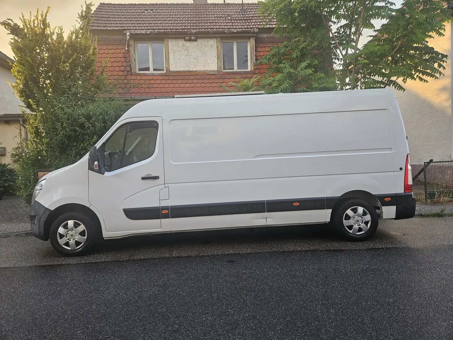 Nissan NV400 F35.13 L3H2 FWD Comfort Білий - 2