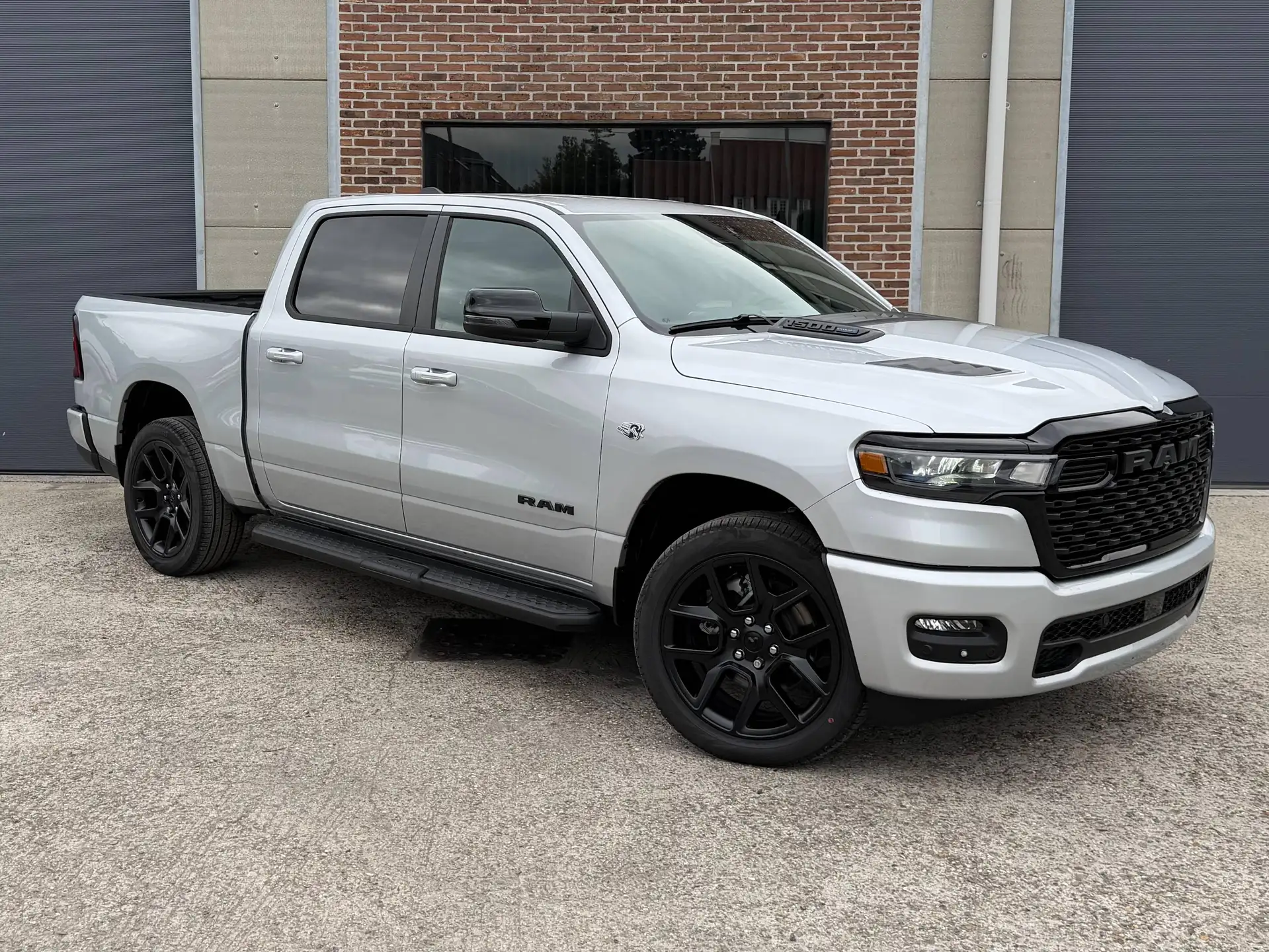 Dodge RAM 2026 화이트 사진 4