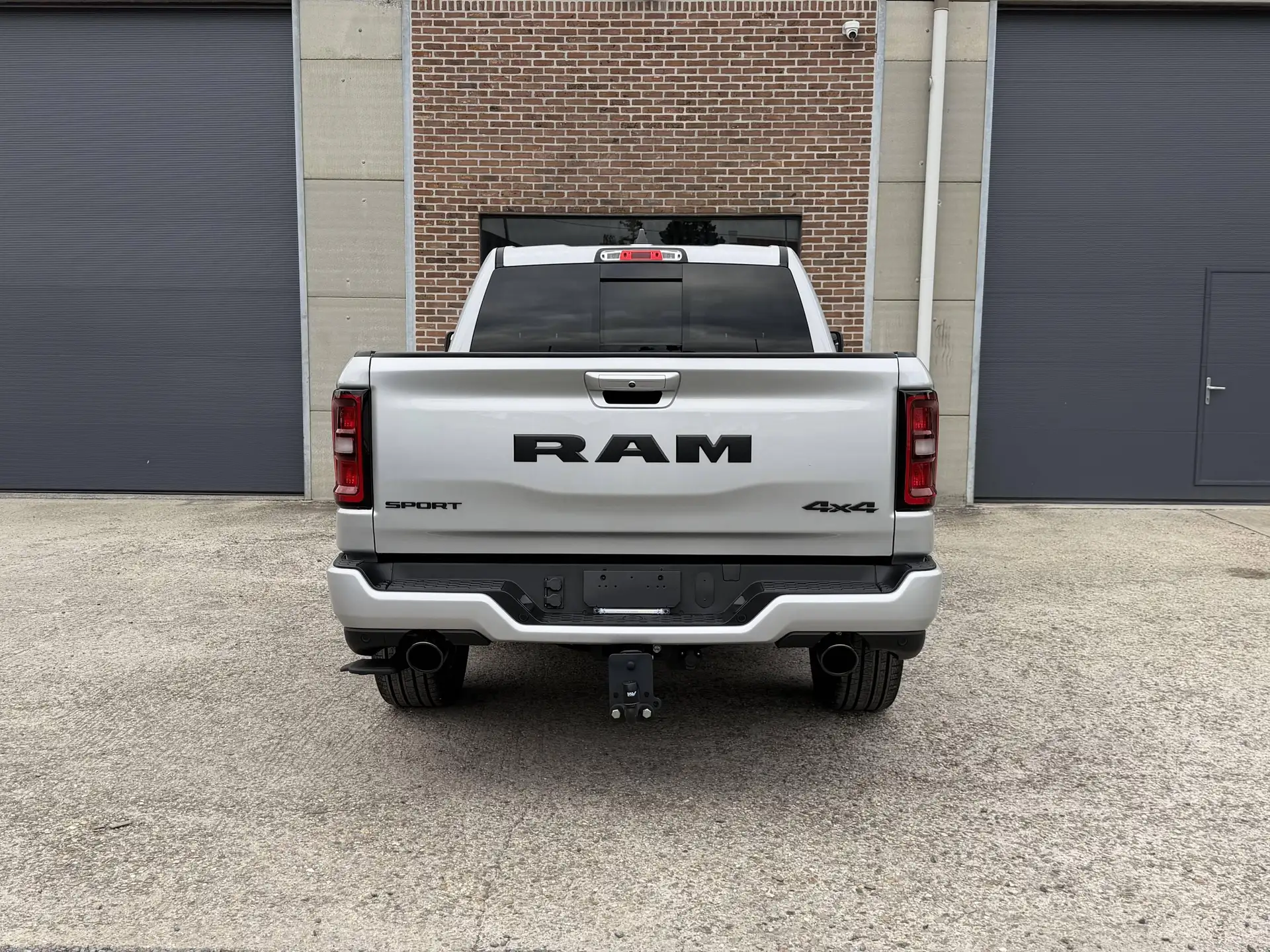 Dodge RAM 2026 화이트 사진 5