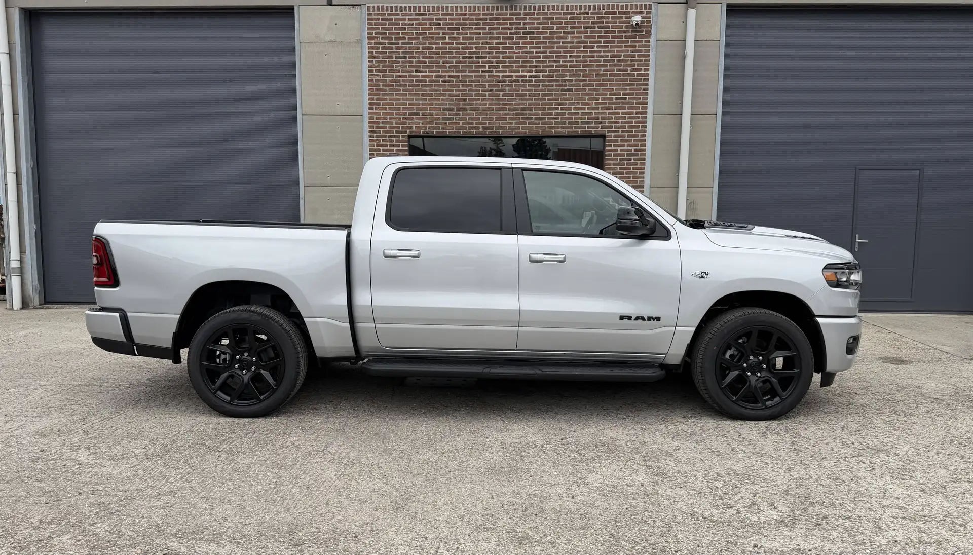 Dodge RAM 2026 화이트 사진 7