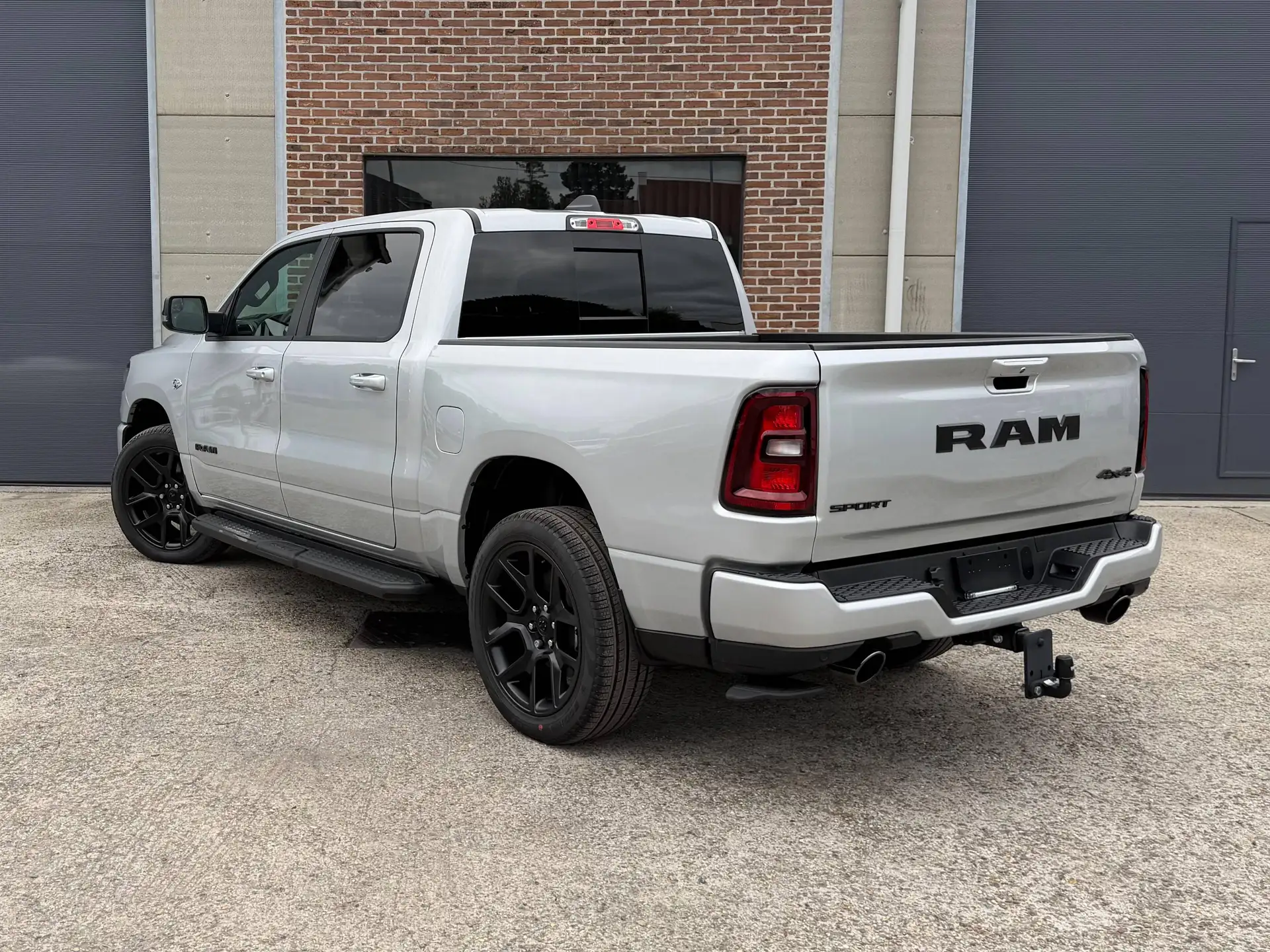 Dodge RAM 2026 화이트 사진 6