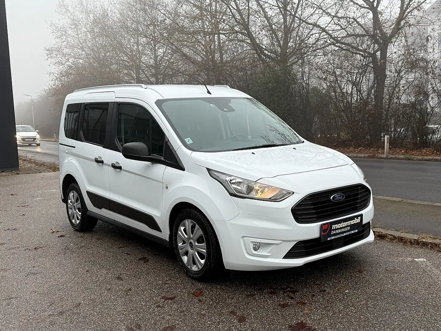 Ford Tourneo Connect Trend 1,0 EcoBoost Start/Stop L1 Weiß - 2