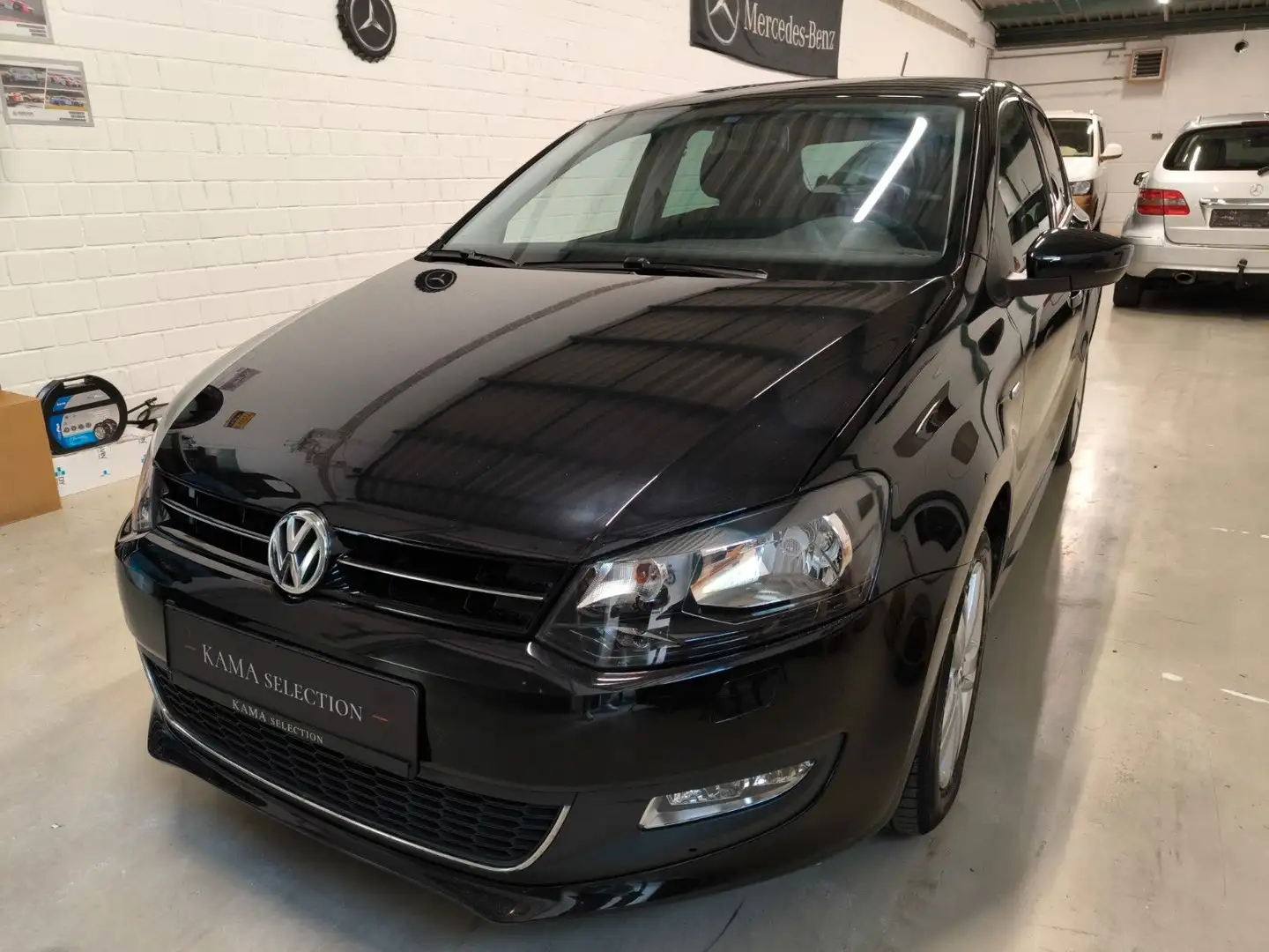 Volkswagen Polo V Life KLIMAAUTOMATIK+TEMPOMAT+PDC+SCH.HEFT Noir - 2