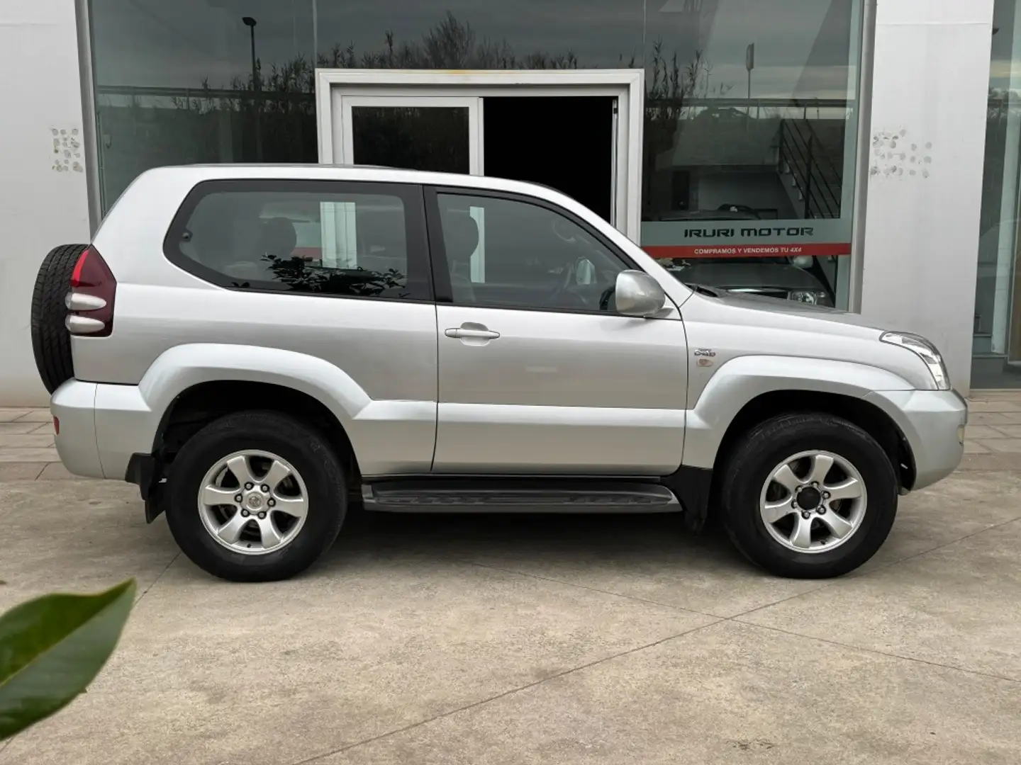 Toyota Land Cruiser 3.0 D4-D VX Plateado - 1