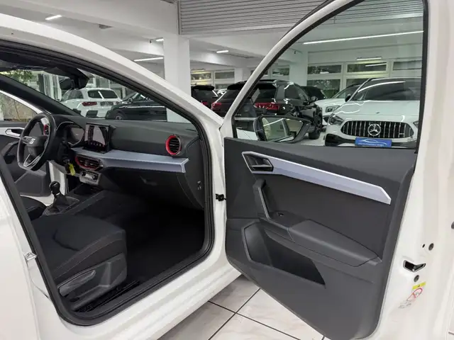 Seat Ibiza view 8