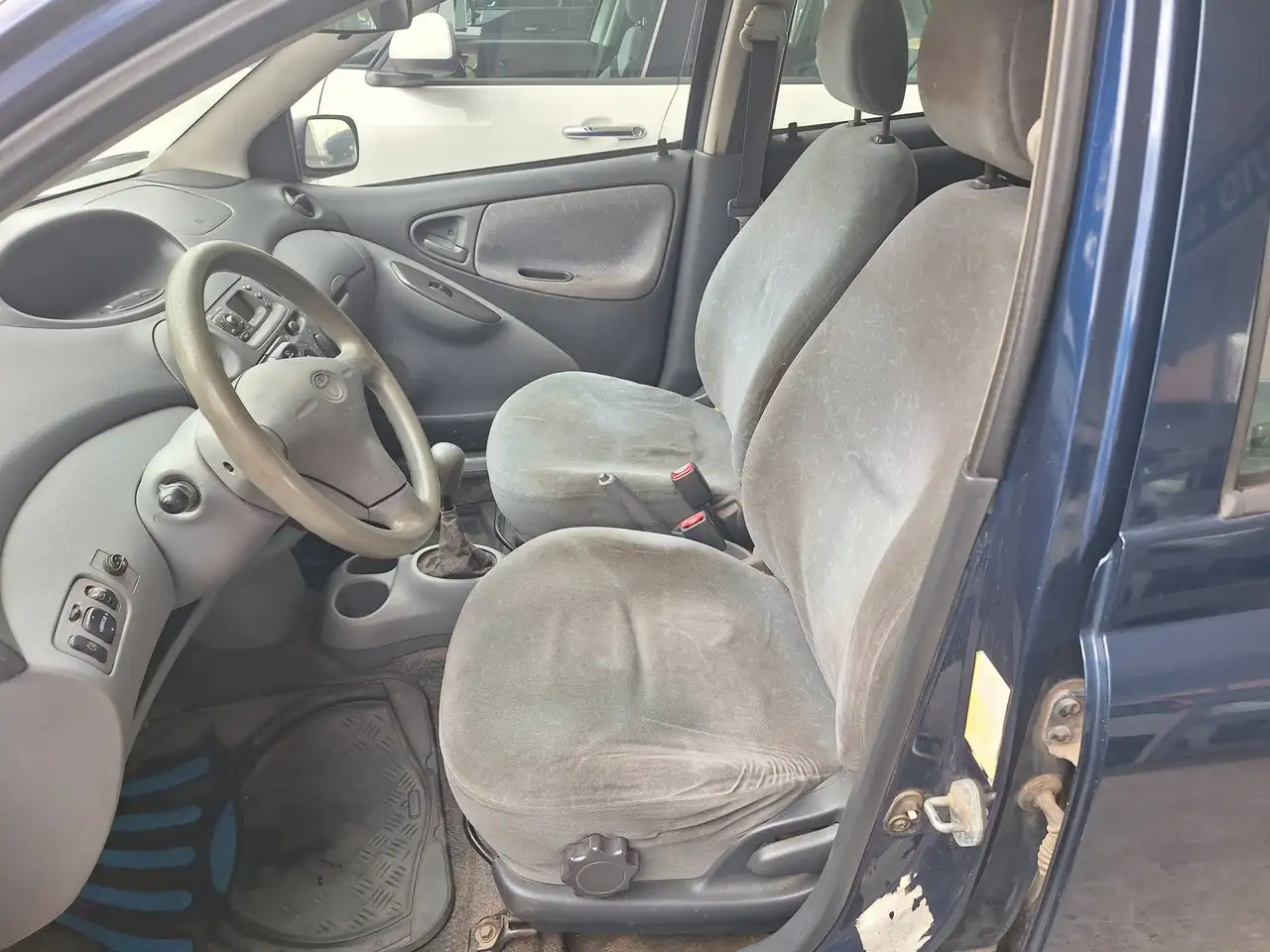Toyota Yaris 5p 1.0 Sol, foto 6