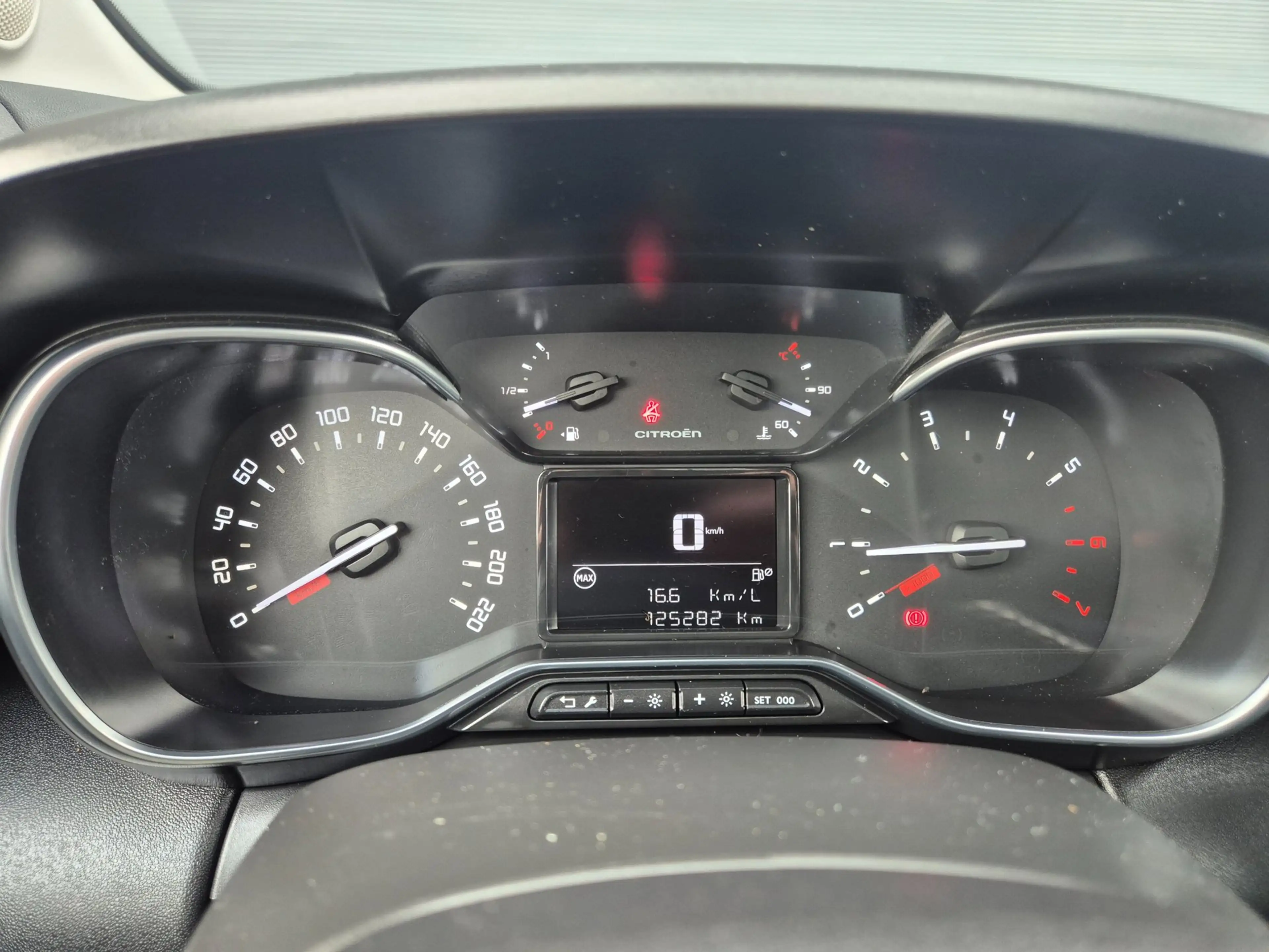 Citroen C3 Aircross 1.2 PureTech S&S Shine Pano, Trekhaak, NAP — photo 8