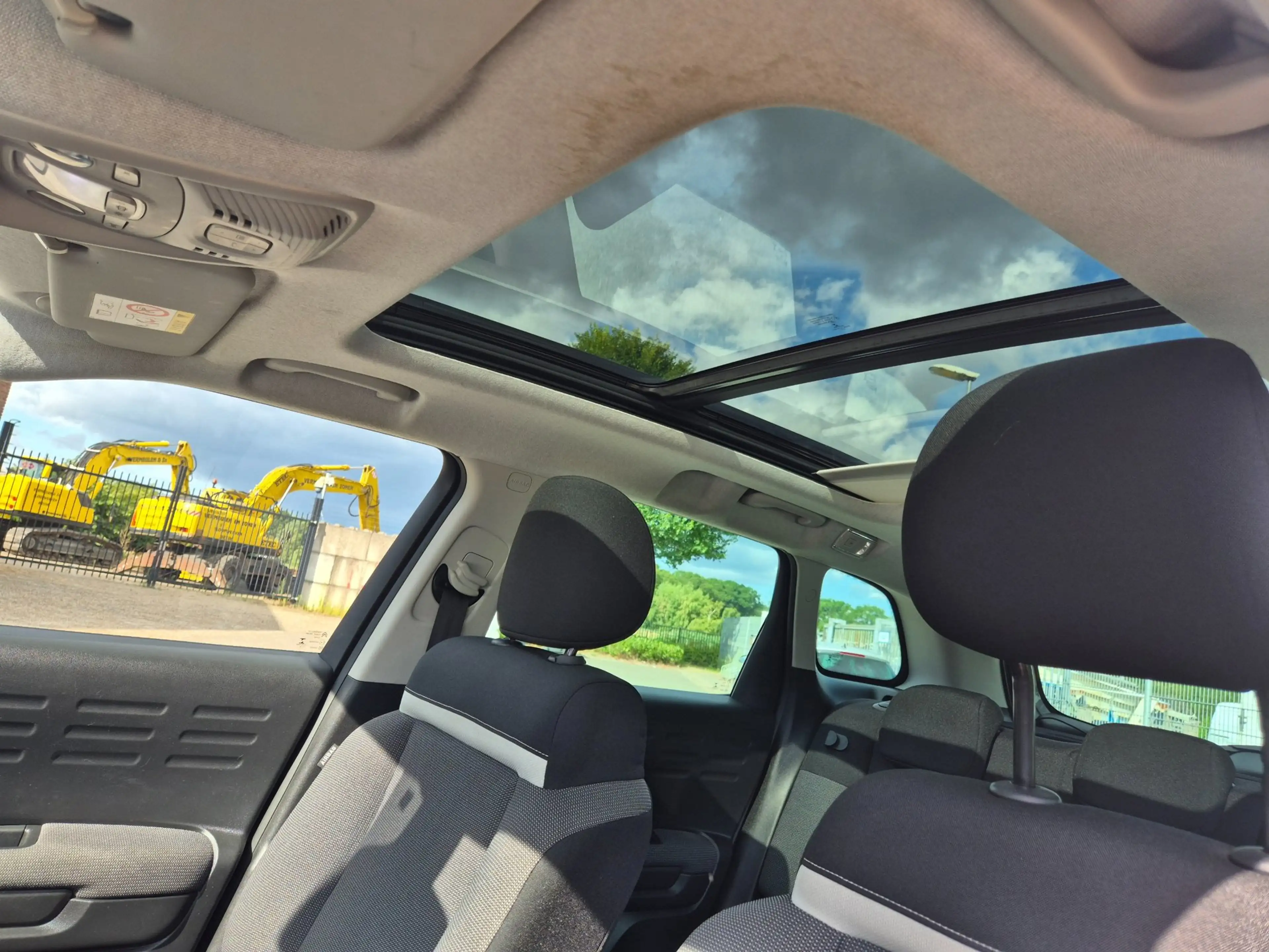 Citroen C3 Aircross 1.2 PureTech S&S Shine Pano, Trekhaak, NAP — photo 19
