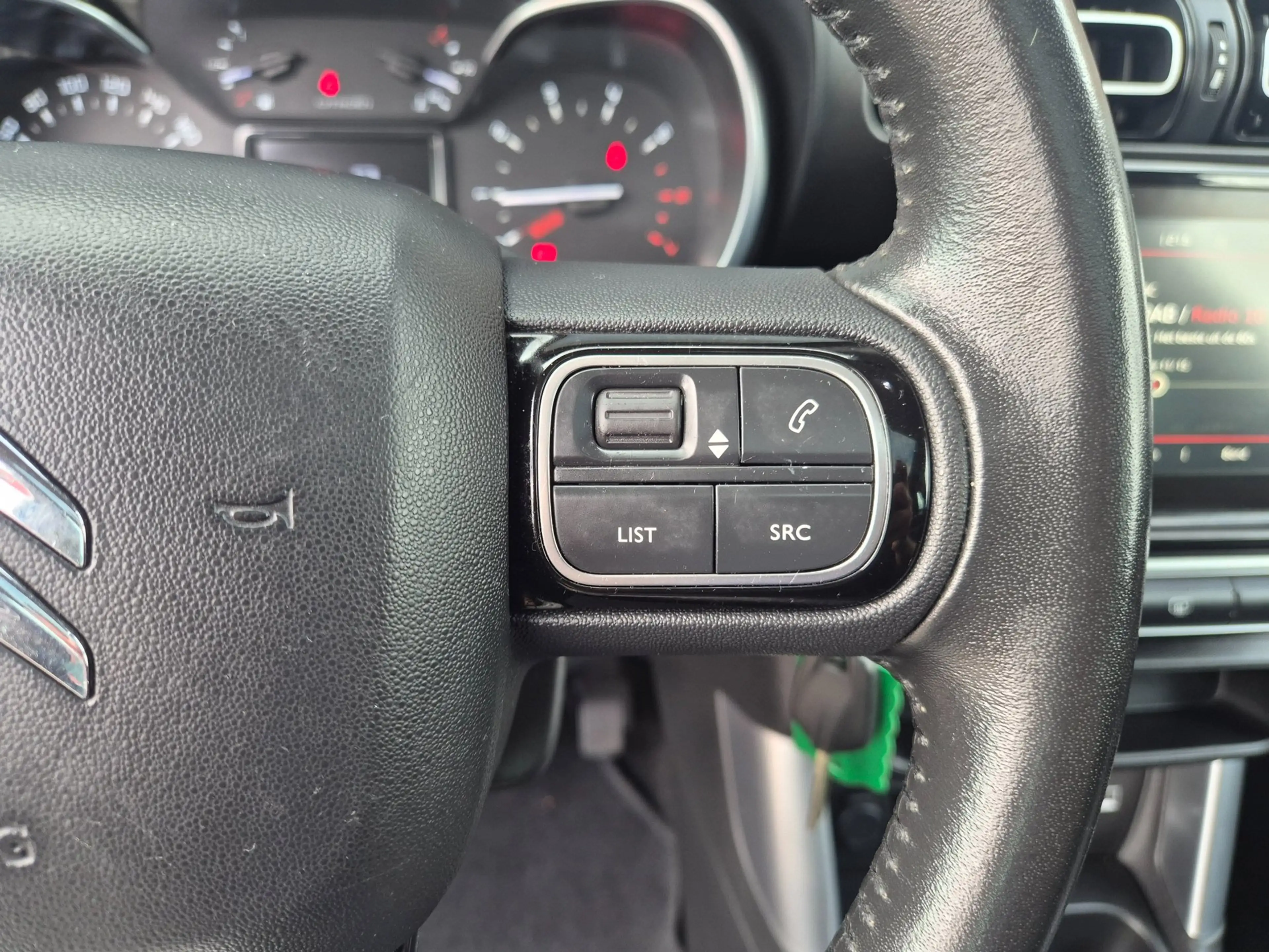 Citroen C3 Aircross 1.2 PureTech S&S Shine Pano, Trekhaak, NAP — photo 14