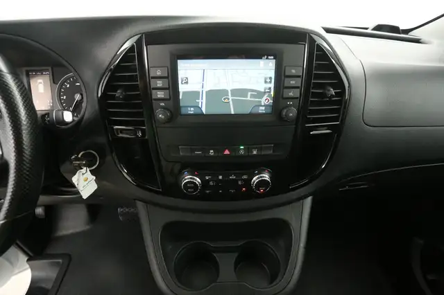 Mercedes-Benz Vito view 11