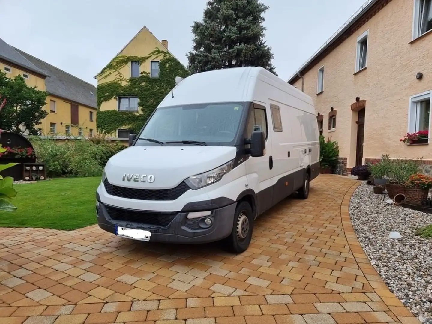 Iveco Daily 35 S 13 D Weiß - 1