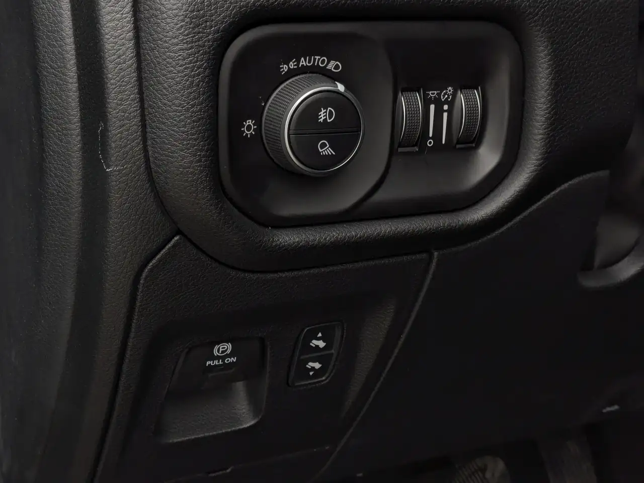 RAM 1500 fotografie RAM 1500