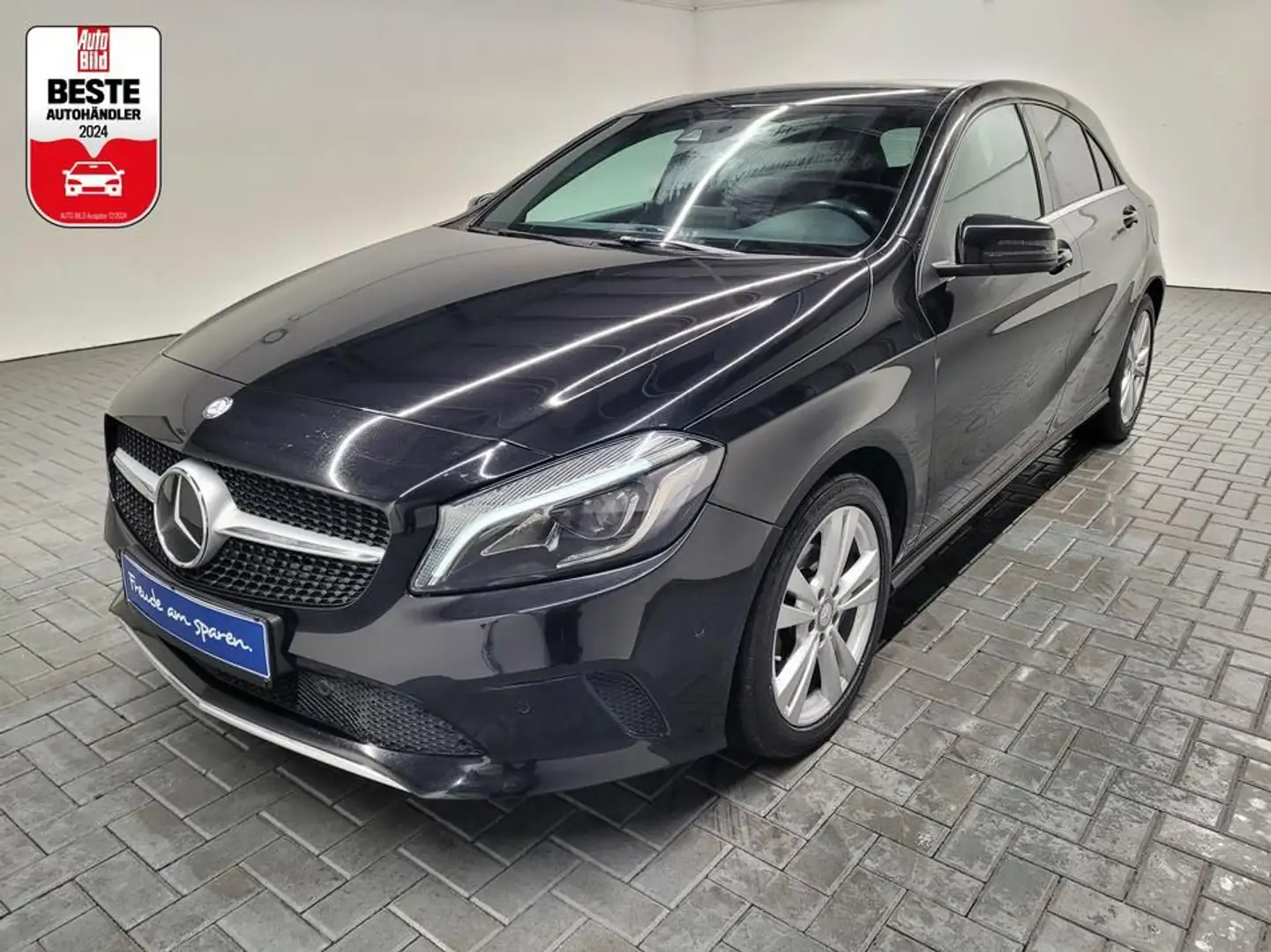 Mercedes-Benz A 180 LED/Navi/Pano/Harman/Distronic/Kam/17 LM Schwarz - 1