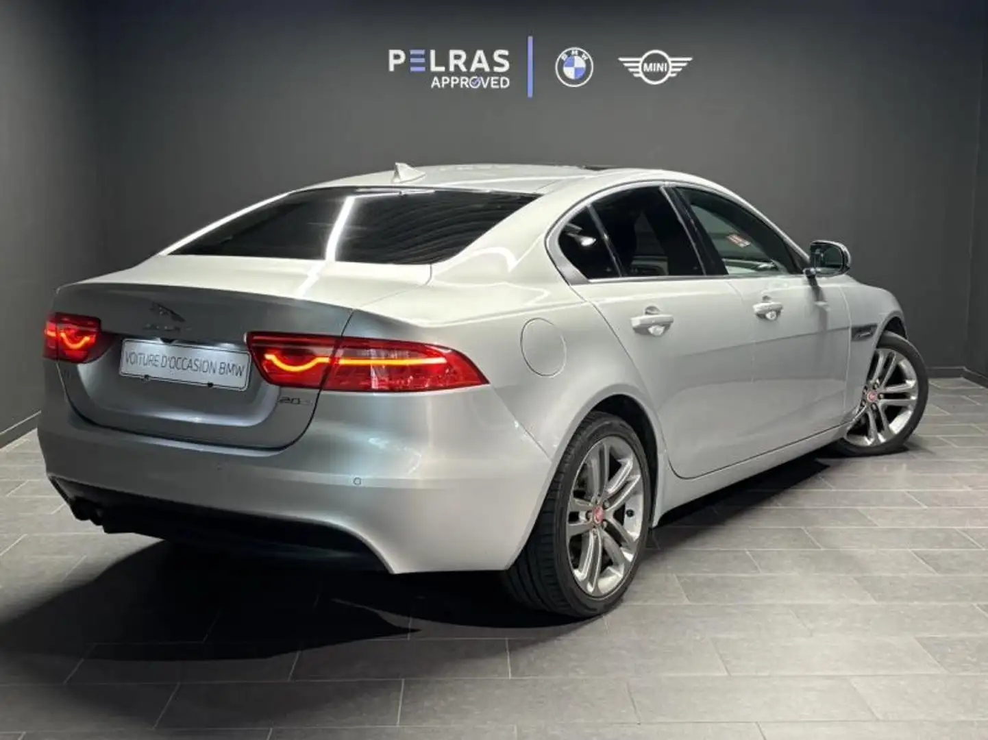 Jaguar XE 2.0D 180ch R-Sport BVA8 Gris - 2