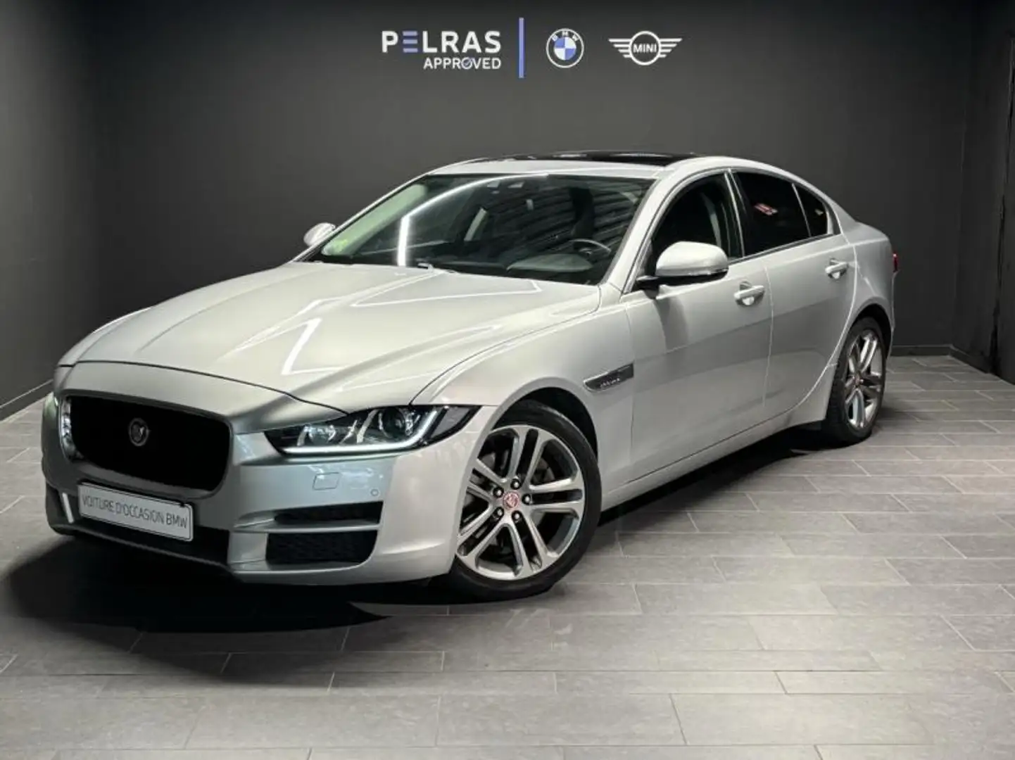 Jaguar XE 2.0D 180ch R-Sport BVA8 Gris - 1