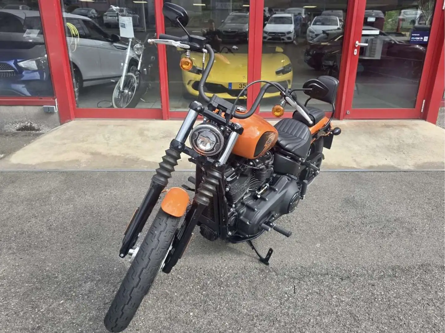 Harley-Davidson Street Bob 114 1 HAND Arancione - 2