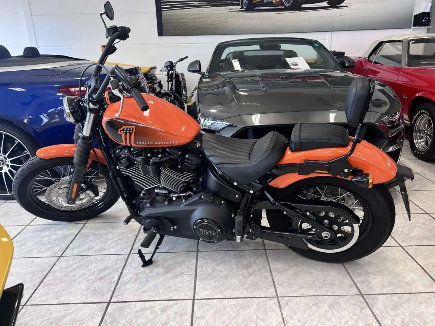 Harley-Davidson Street Bob 114 1 HAND Arancione - 1