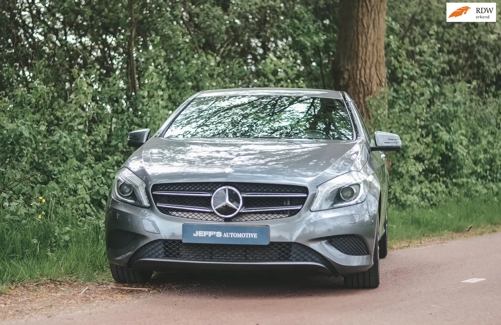 Mercedes-Benz A 180 4U3 Gris - 1