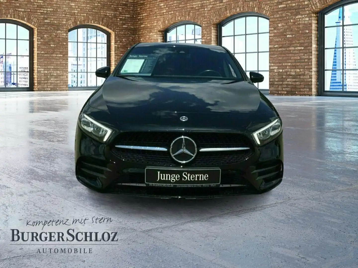 Mercedes-Benz A 180 AMG Night S-Sitz PDC SHZ LED SpurH Sport Negro - 2