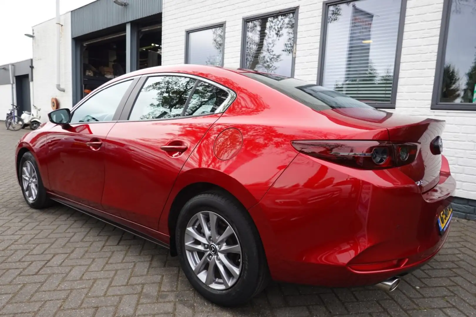 Mazda 3 2.0 Mild Hybrid  COMF. BOSE Head-up Leder  ZEER Fr Rood - 2