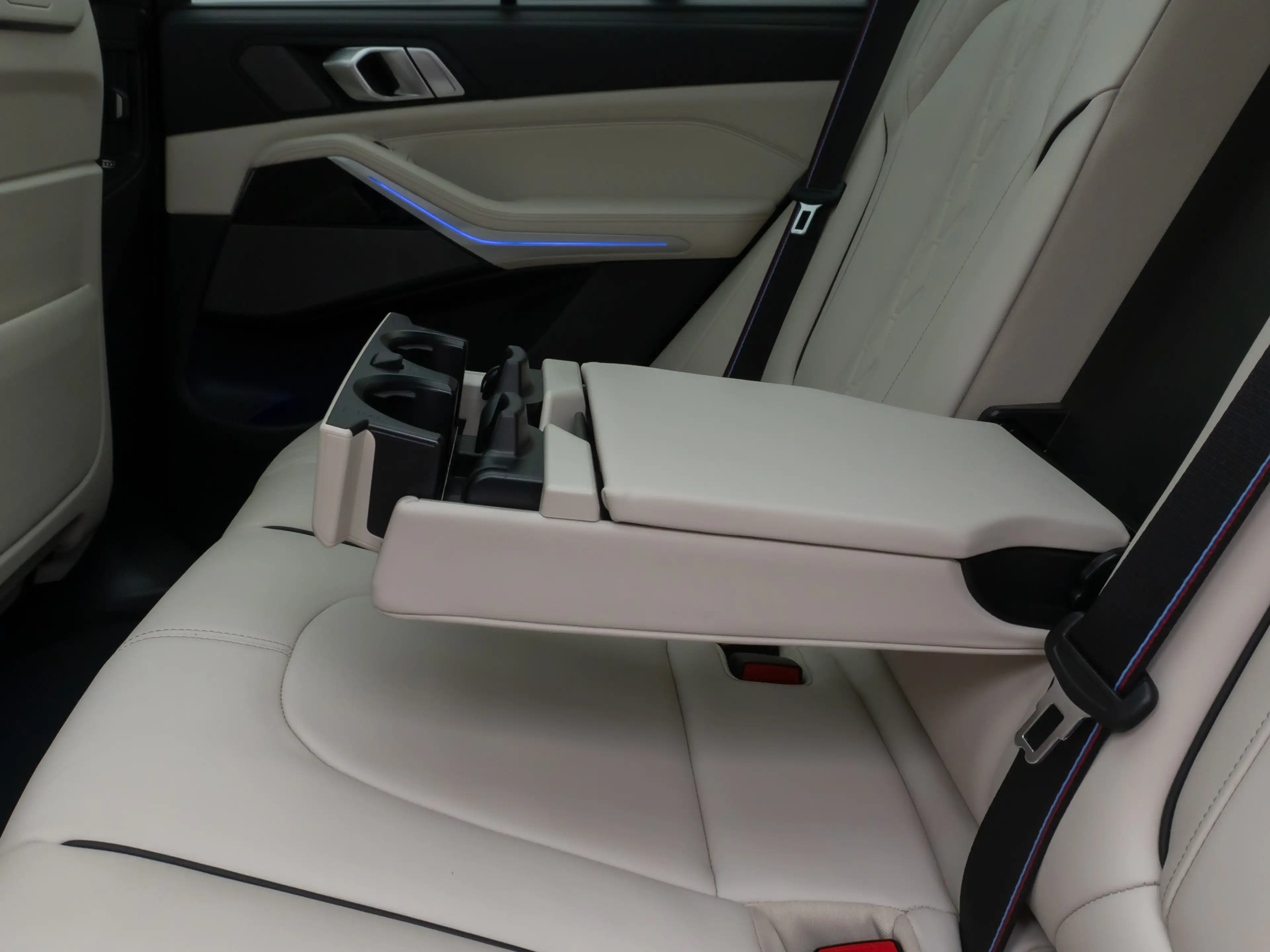 BMW X5 M Sport Pro Pano SoftCL 360°HUD DAB H K — photo 29