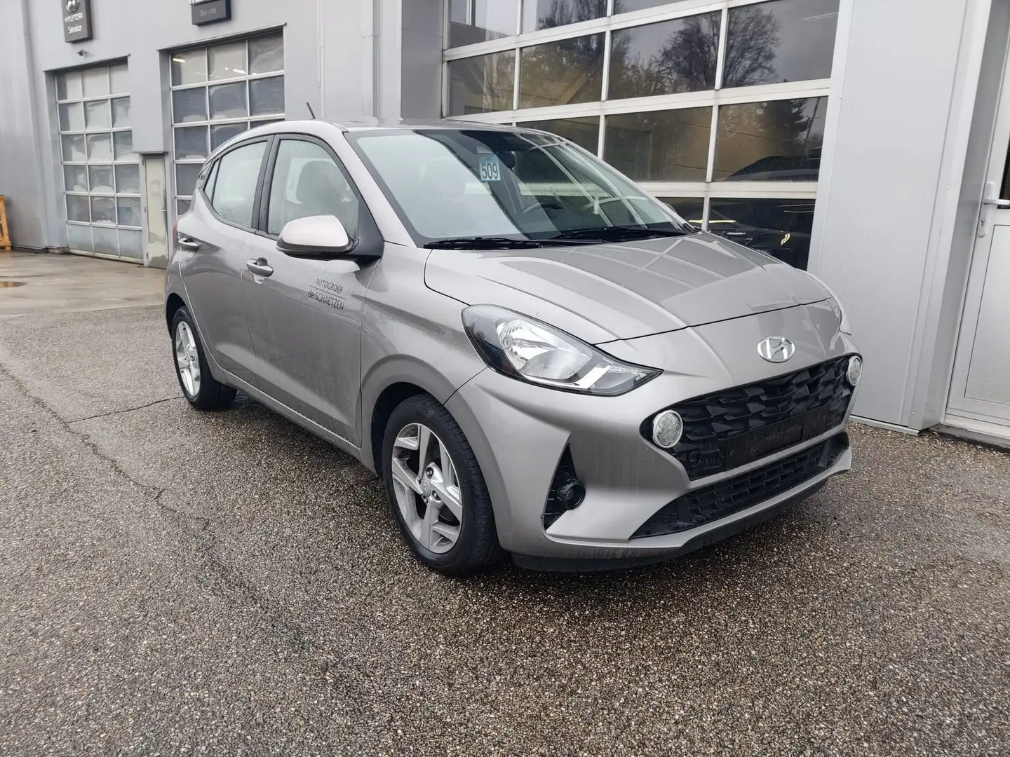 Hyundai i10 AUTOMAAT! Techno: Navi, Camera, DAB+,.. + Garanti Beige - 1