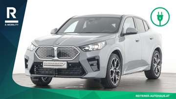 eDrive20 *M-Sportpaket *Adaptives M Fahrwerk *AHK