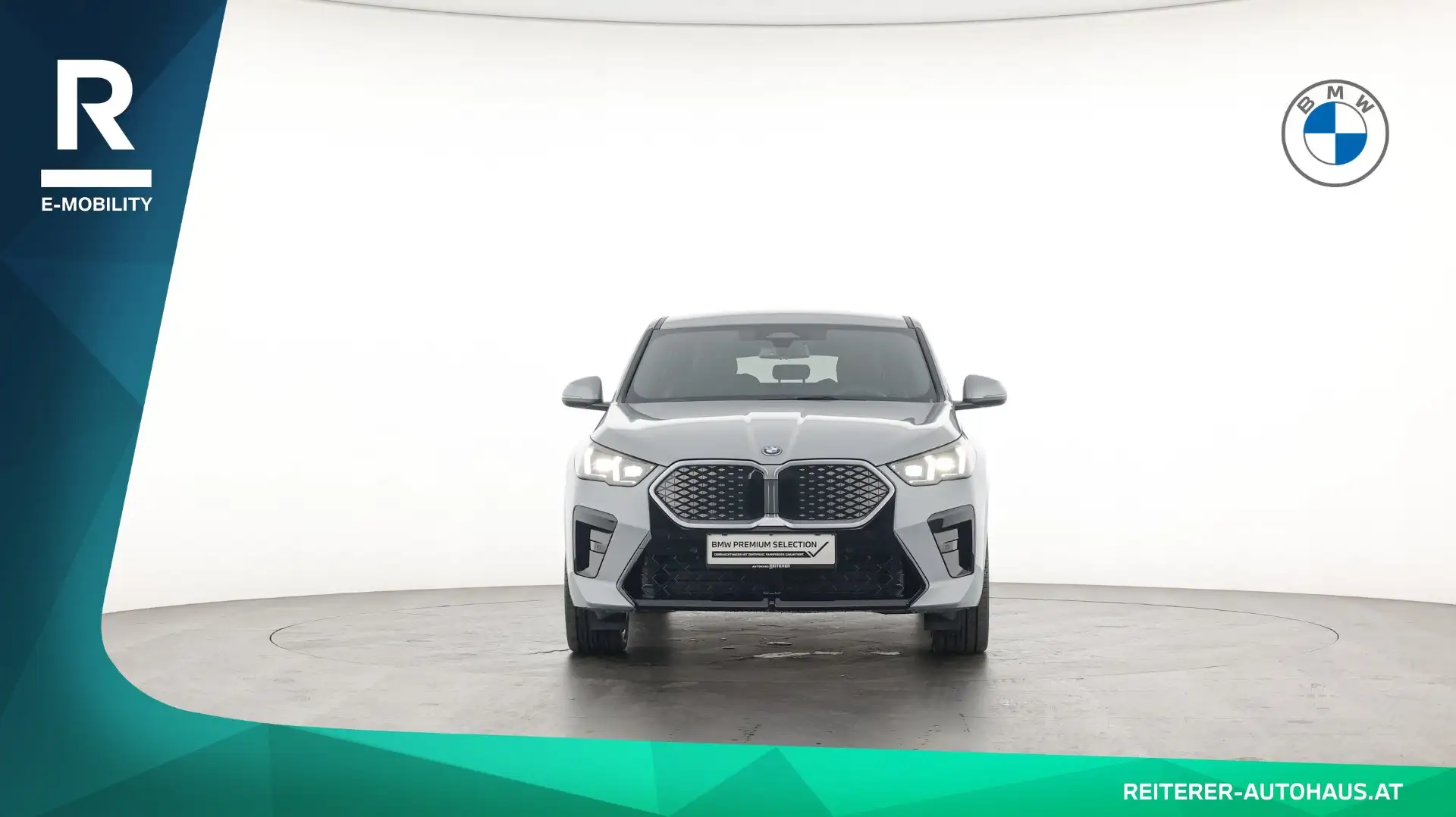 BMW iX2 eDrive20 *M-Sportpaket *Adaptives M Fahrwerk *AHK Grau - 2