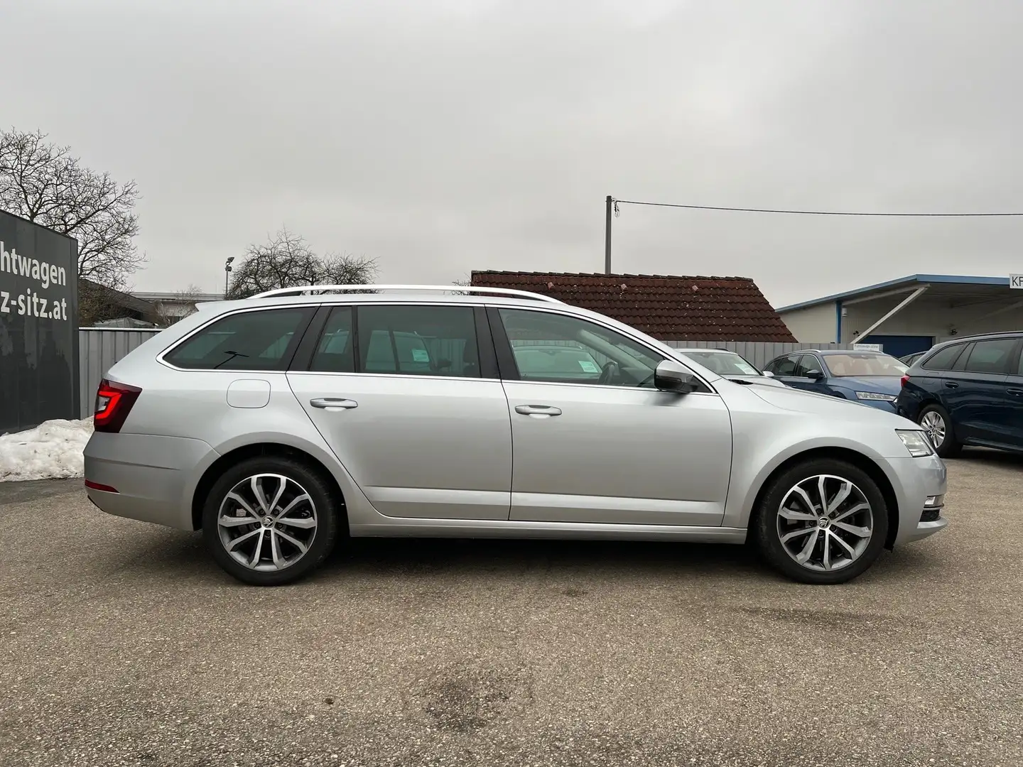 Skoda Octavia Combi 2,0 TDI Premium DSG Silber - 2