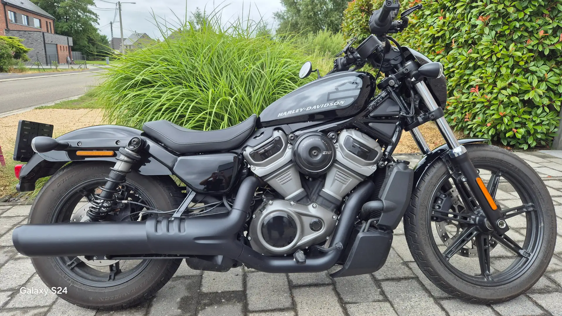 Harley-Davidson Sportster Nightster 975 Чорний - 2