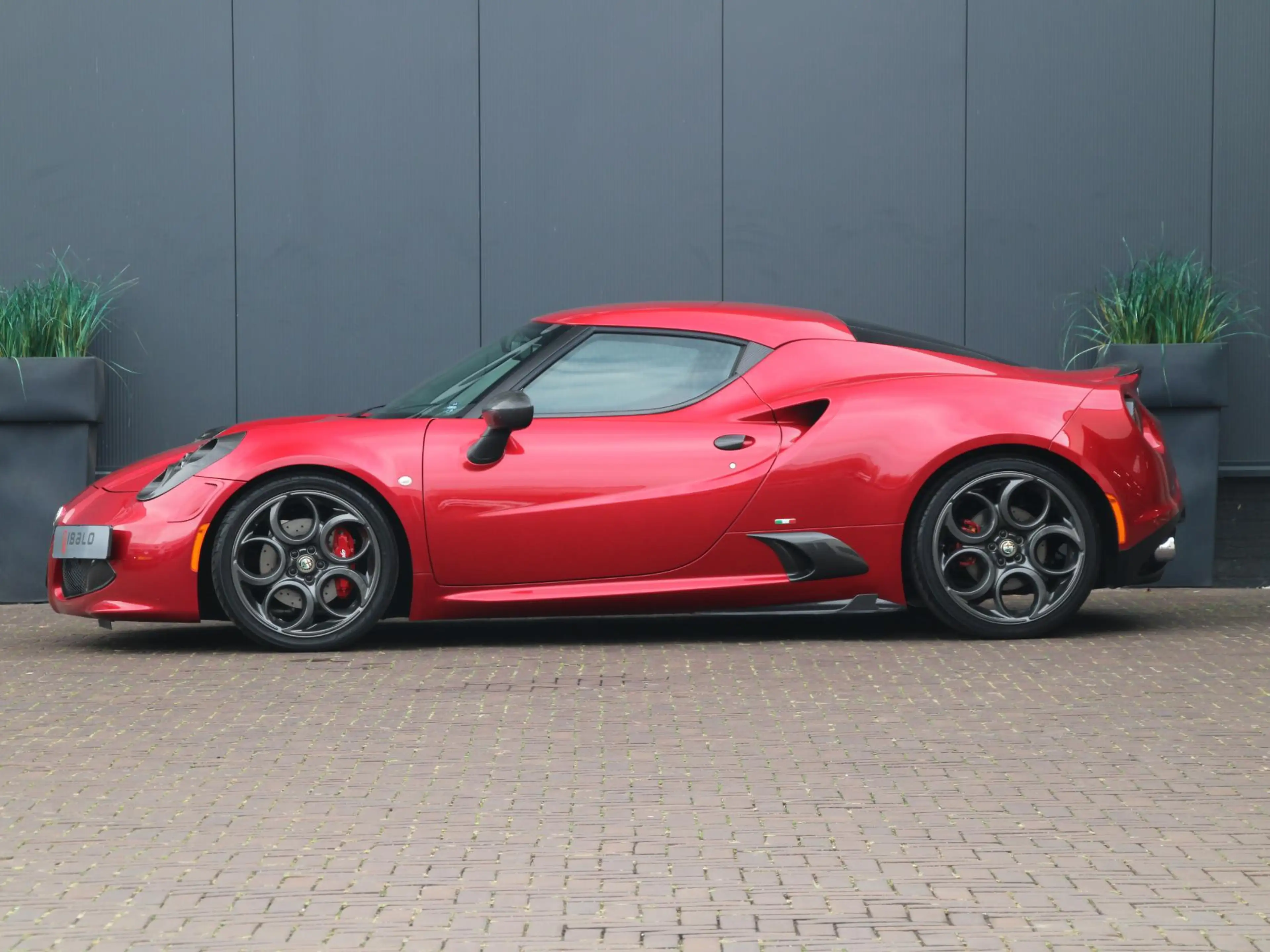Alfa Romeo 4C TCT Launch Edition — photo 2
