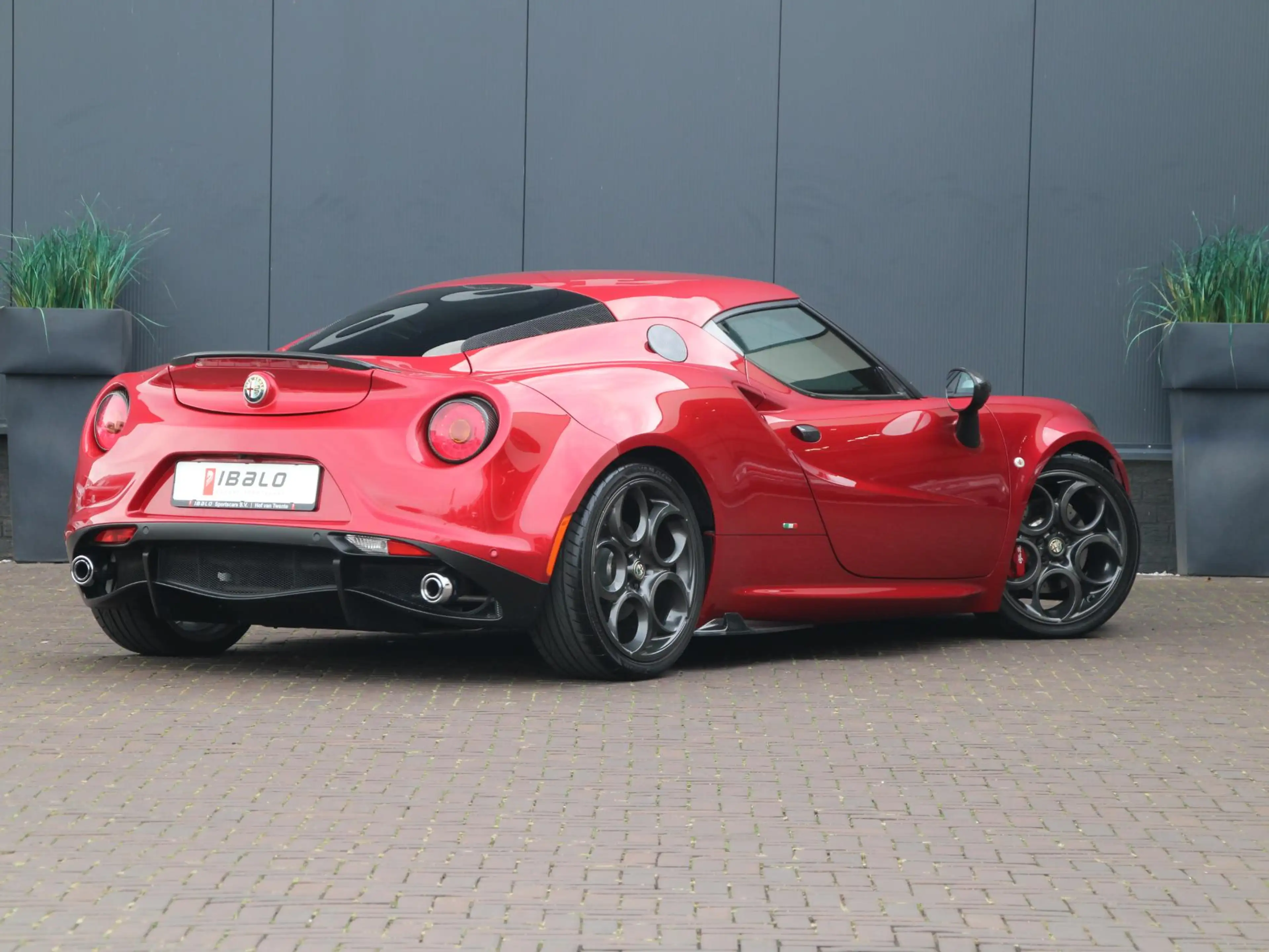Alfa Romeo 4C TCT Launch Edition — photo 5
